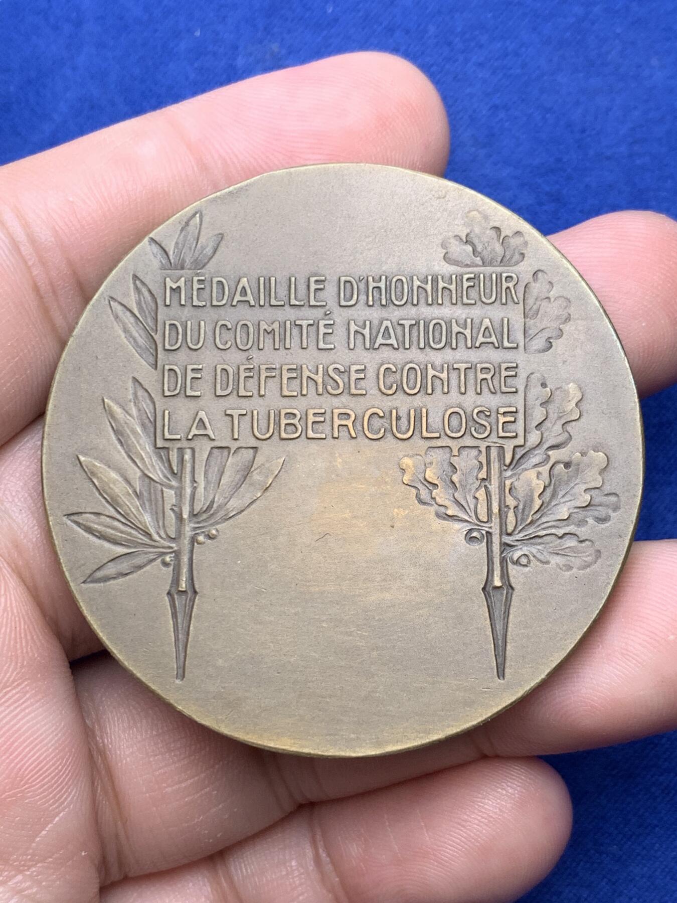 《竞宝斋》第293场- 周日，周一  2场连拍 （全场包邮） 法国天使铜章 品相佳 50mm 64.5g