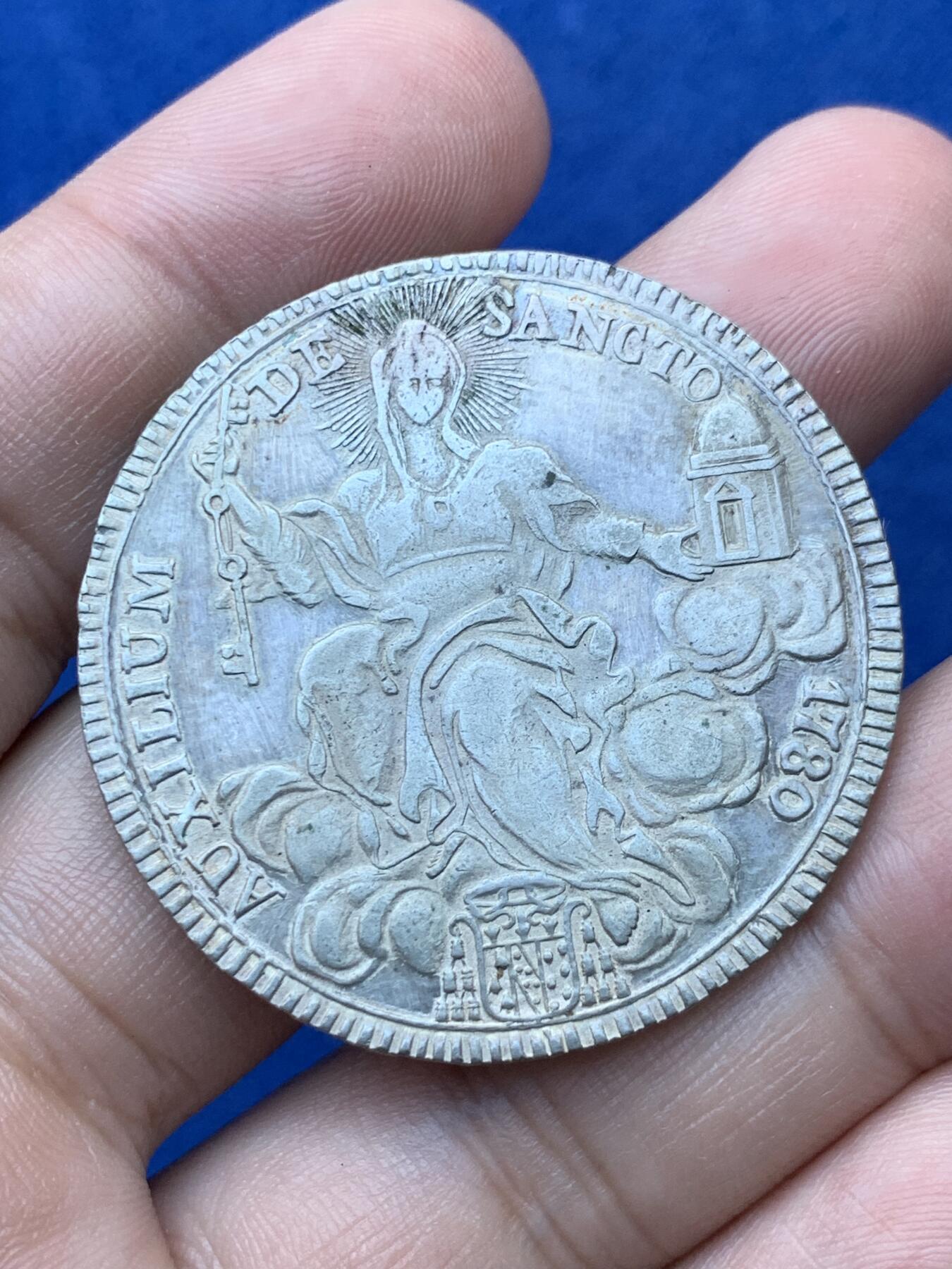 《竞宝斋》第293场- 周日，周一  2场连拍 （全场包邮） 教皇国庇护六世1780年1斯库多大银币 细节XF 少见品种 细节见图