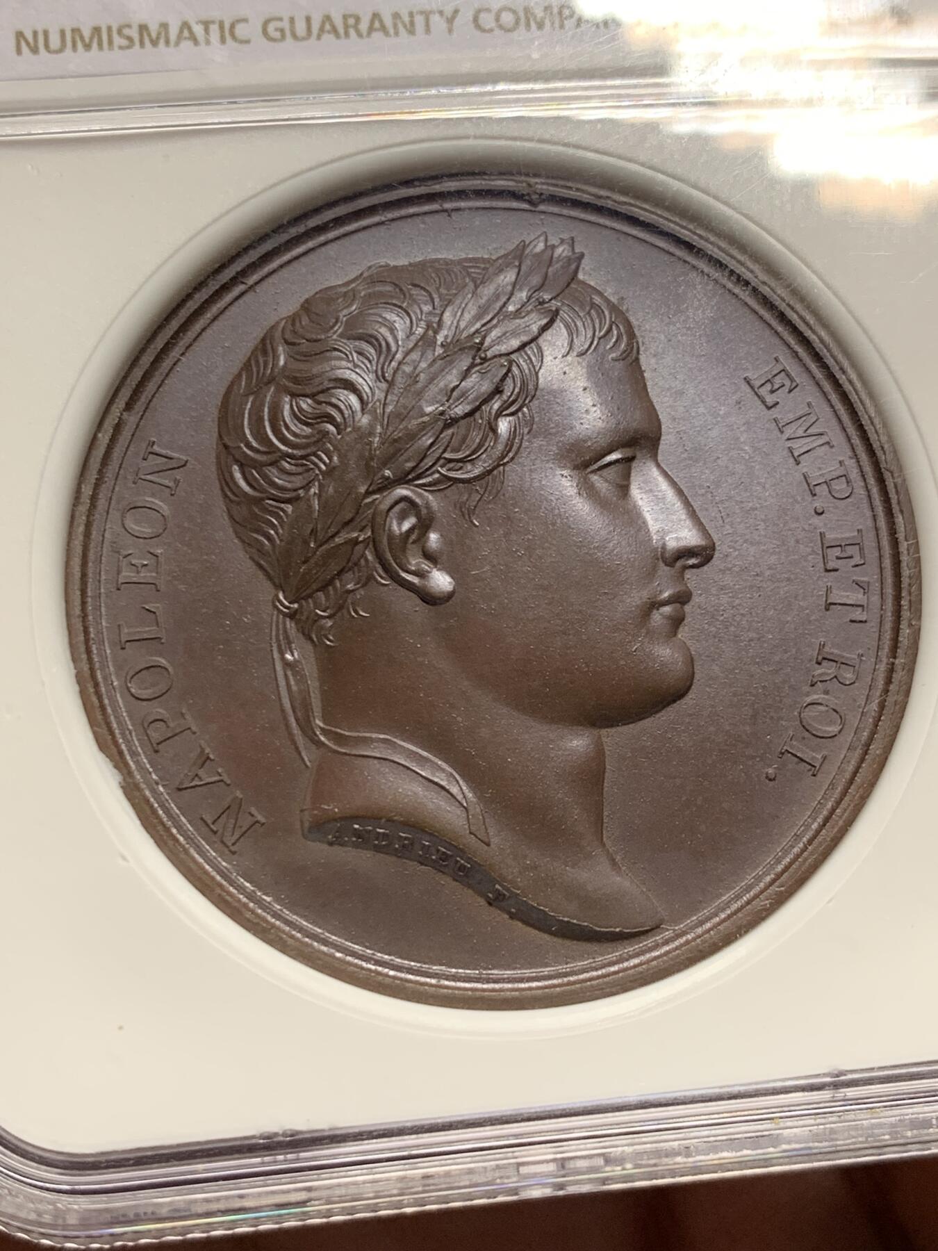 《竞宝斋》第293场- 周日，周一  2场连拍 （全场包邮） 法国奥运开幕式原型来了 就差话筒了 NGC MS66BN 法国 1809 拿破仑 拉布战役 纪念铜章 令人惊叹的细节 双面立体 超越了现代的工艺 N加厚盒装 冠军分