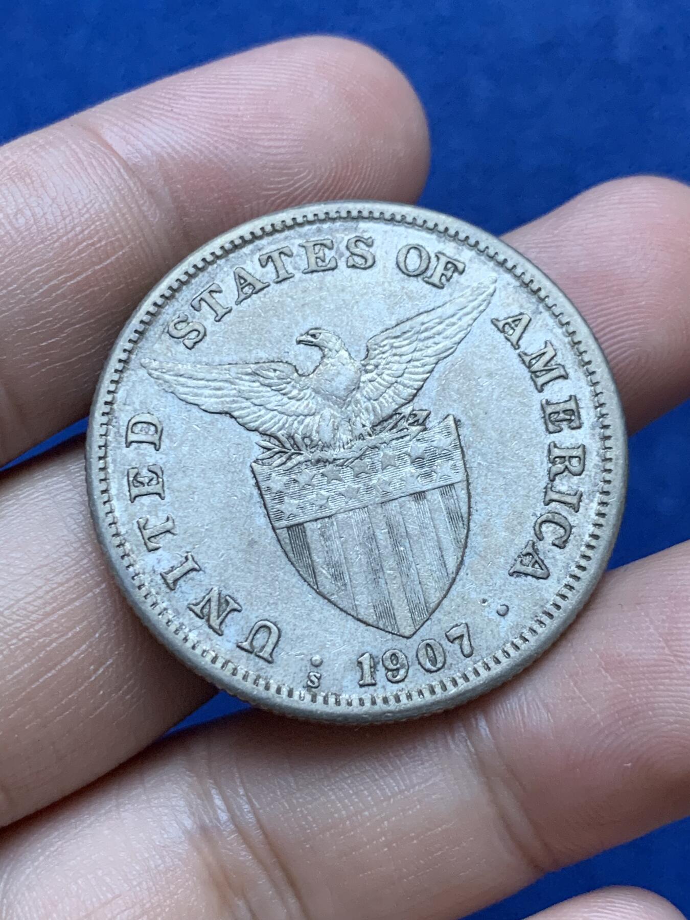 《竞宝斋》第293场- 周日，周一  2场连拍 （全场包邮） 美属菲律宾 1907年 打铁女神 1比索 银币 XF品相 自然原味