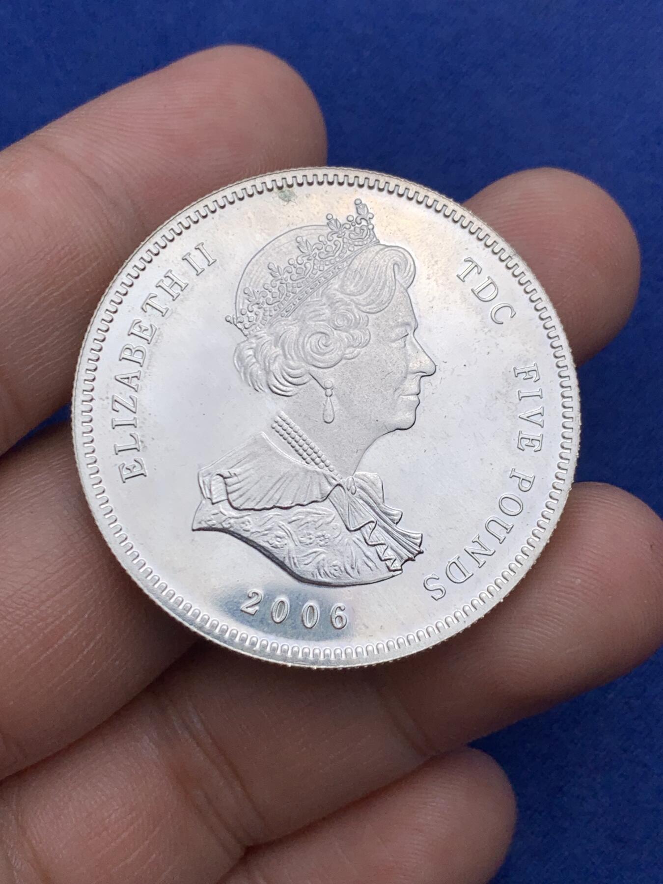 《竞宝斋》第293场- 周日，周一  2场连拍 （全场包邮） 特里斯坦和达库尼亚2006年伊丽莎白二世80周年诞辰5英镑银币