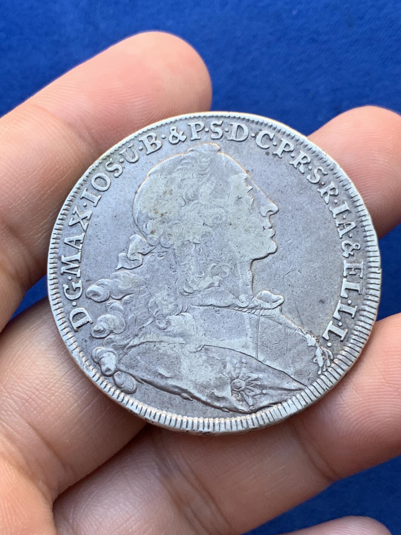 《竞宝斋》第293场- 周日，周一  2场连拍 （全场包邮） 德国1756巴伐利亚抱婴1泰勒银币 早期头像