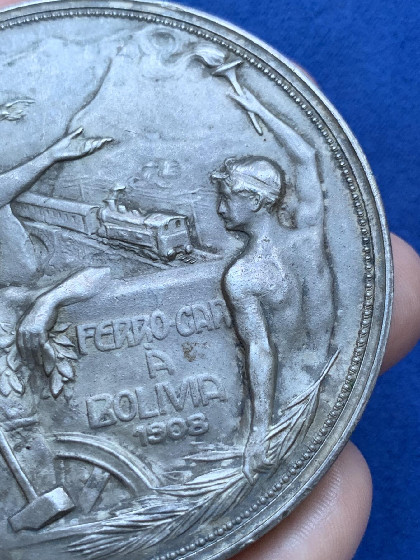 《竞宝斋》第293场- 周日，周一  2场连拍 （全场包邮） 1908阿根廷到玻利维亚的铁路开通纪念章 镀银铜章 大规格 直径65.5MM 约129克 少见南美