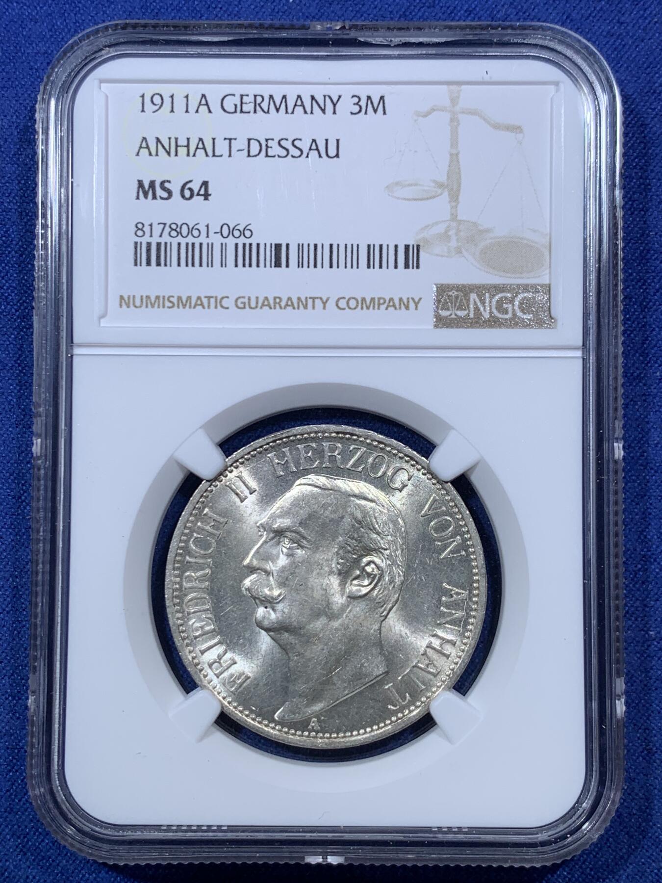 《竞宝斋》第293场- 周日，周一  2场连拍 （全场包邮） NGC MS64 德国安哈特1911A长脖子3马克银币 稀少年份