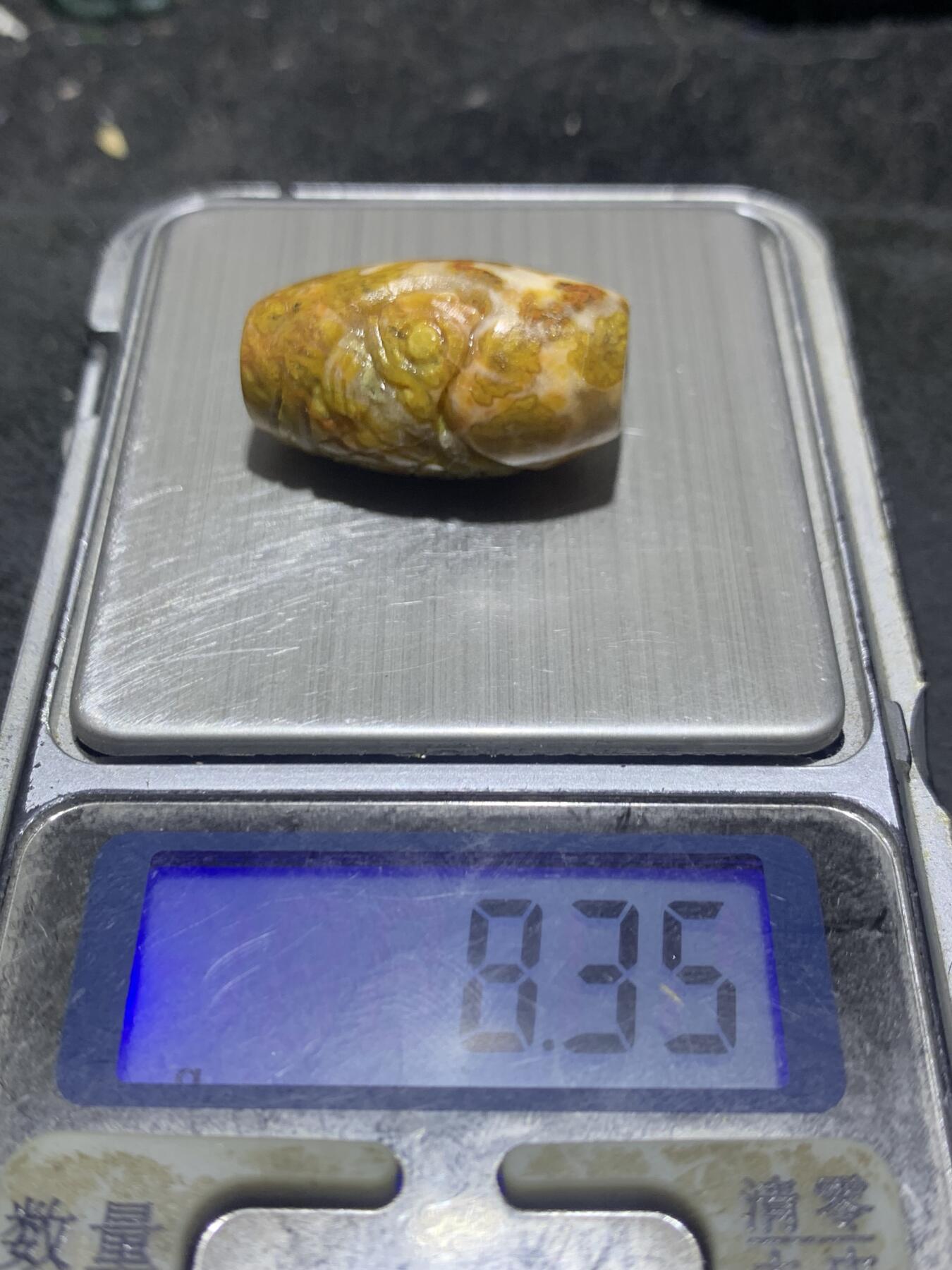 精美亚光冰飘黄金草花纹战国红玛瑙巧雕富贵有鱼桶珠一个