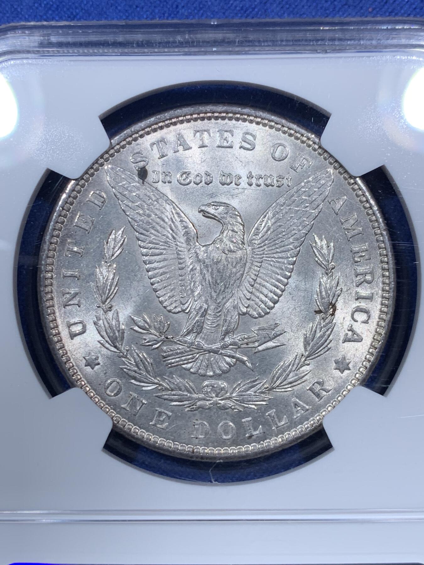 《竞宝斋》第293场- 周日，周一  2场连拍 （全场包邮） NGC MS62 美国 1889年 摩根1美元 正面浅红色均匀包浆