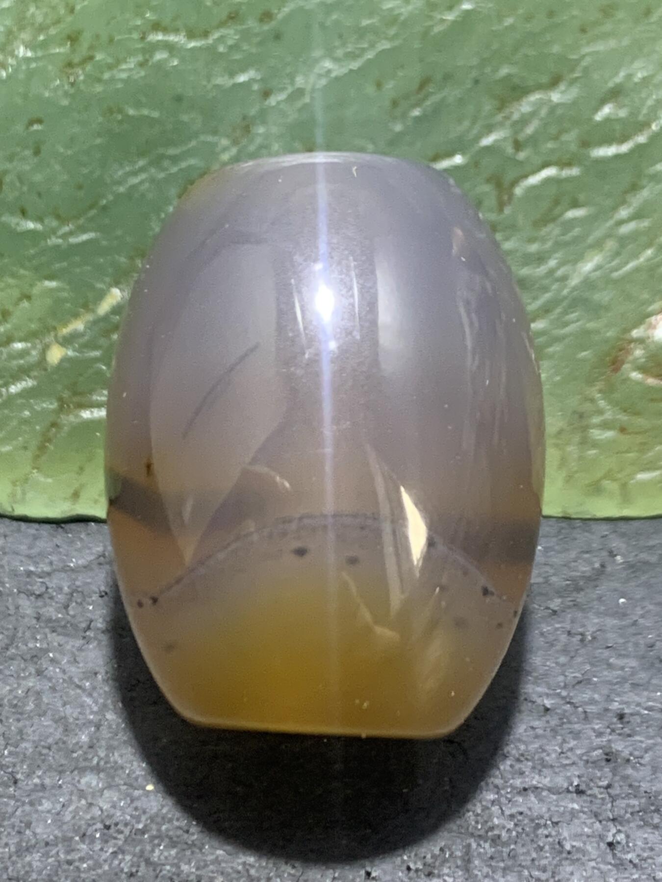 精美高玉化亚光巴西玛瑙手工俏色巧雕领头羊桶珠一个！