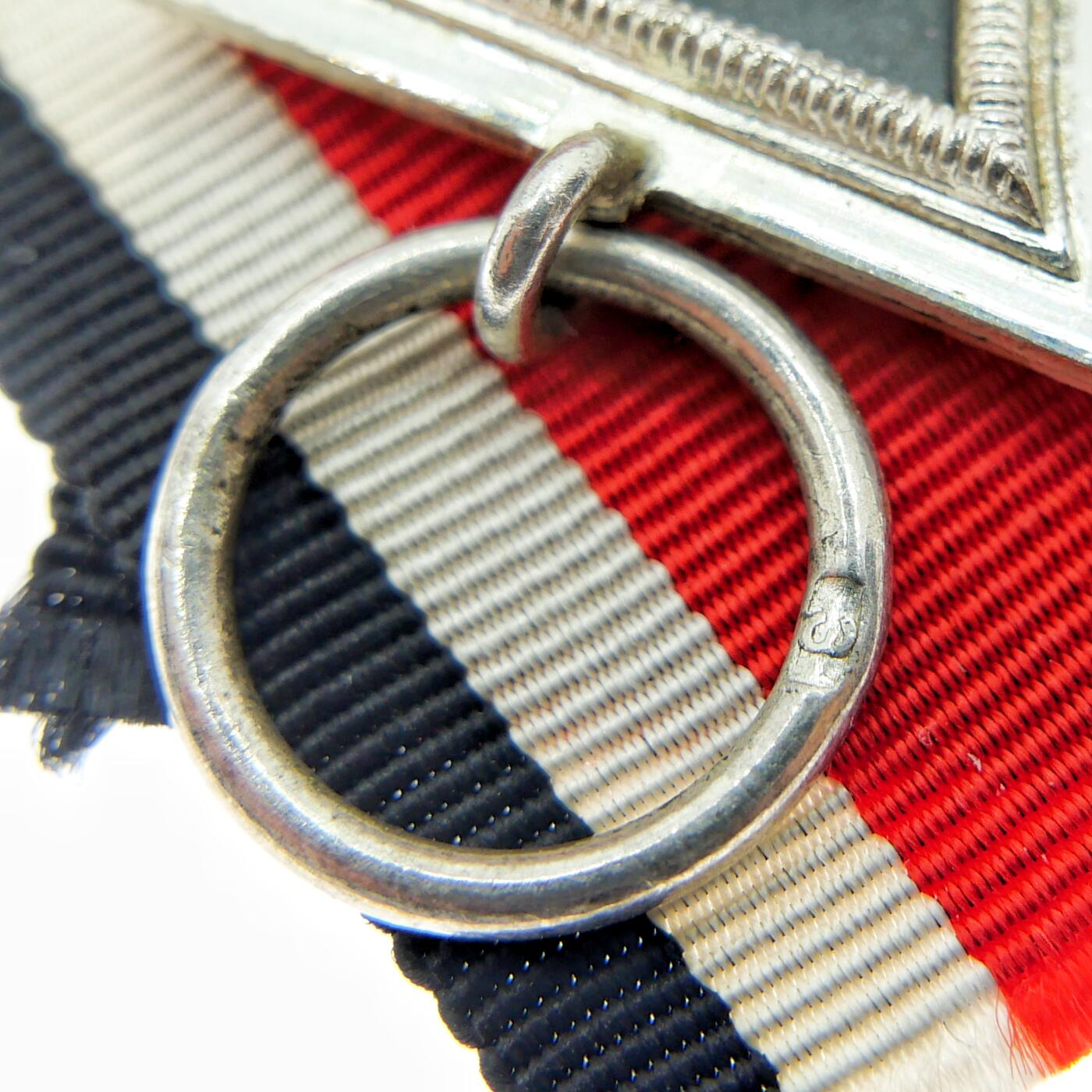 勋章奖章交易所8月4日拍卖 3厂，德国1957版二级铁十字EK2，极品三片式