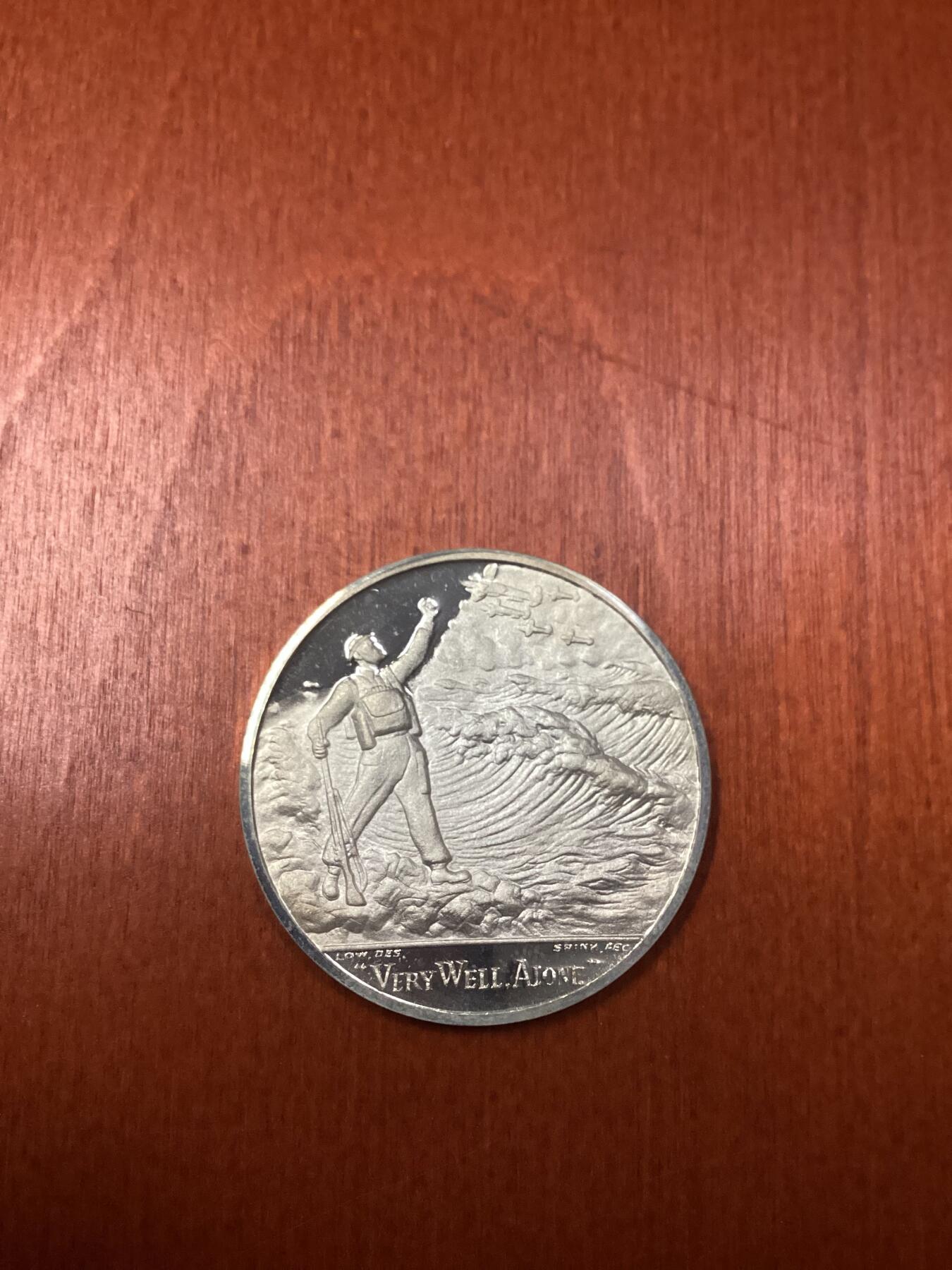 长老汇龙年精选第十五场拍卖 1965英国SPINK公司发行丘吉尔逝世银章，27.79克，56MM，配发行的原红盒，光边有银标