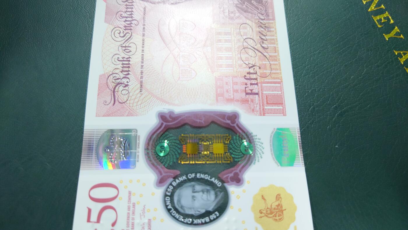 【世界钱币】精选微拍第122期暨2024年第33期  旧货新卖 2023年英国G序列50镑 查尔斯 首发AJ01冠 全新(全息膜处有过点钞机产生的划伤，无其它问题)