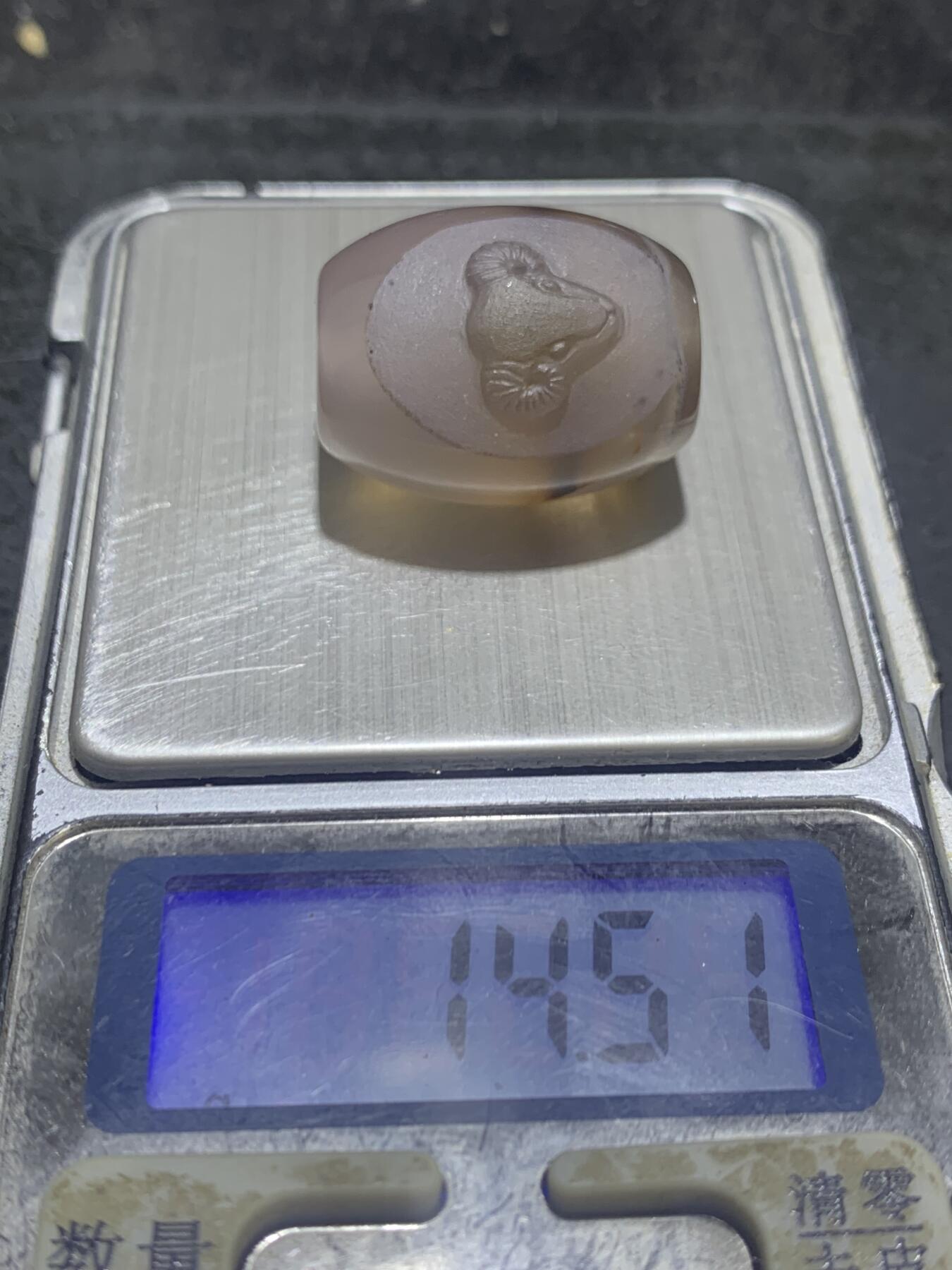 精美高玉化亚光巴西玛瑙手工俏色巧雕领头羊桶珠一个！