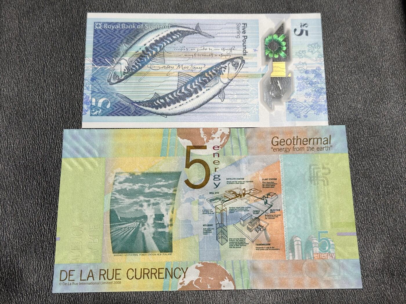 《外钞收藏家》第三百九十七期 苏格兰皇家银行5镑+德纳罗测试钞 两张一起 全新UNC