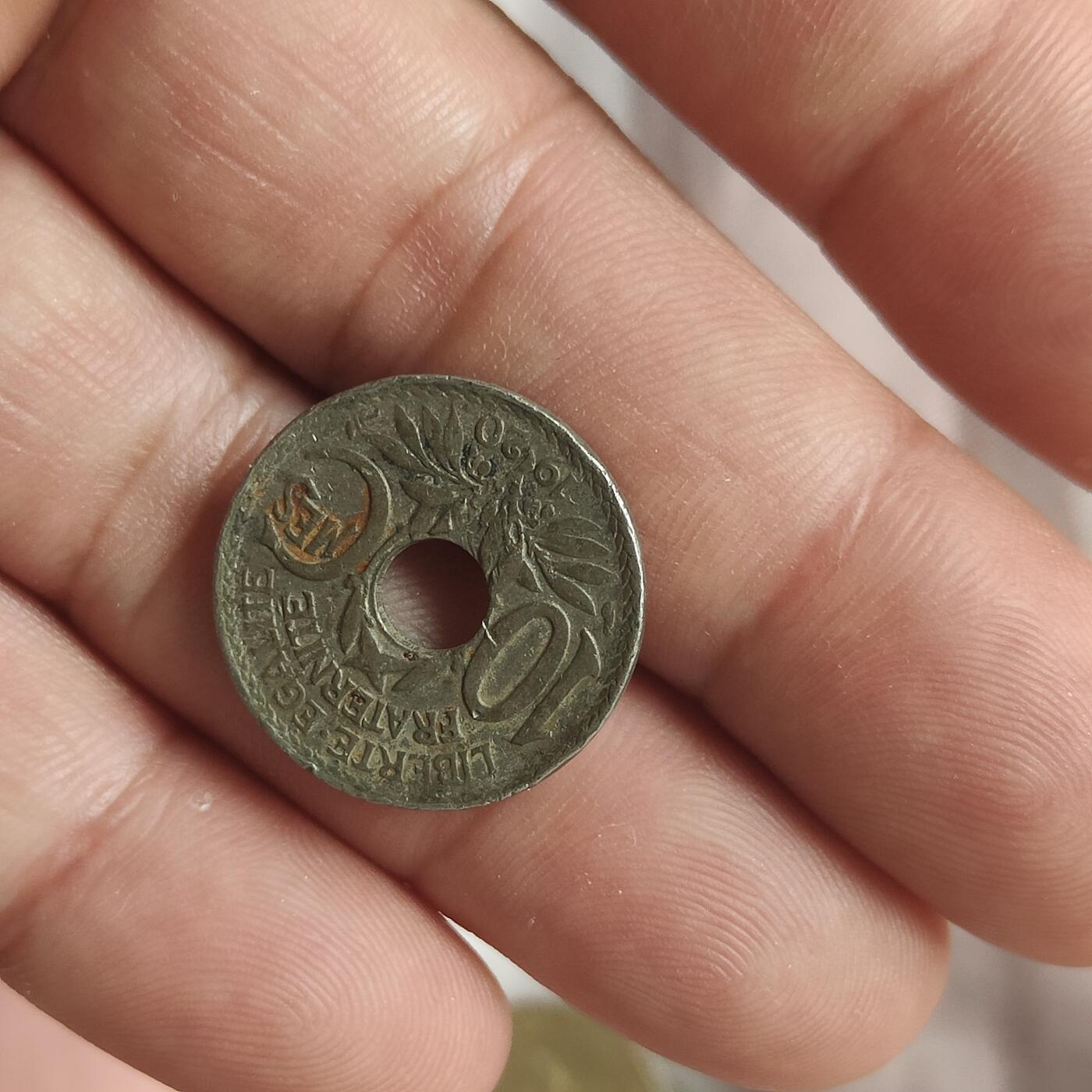 英雄古币捡漏专场第一期无押金可累计捡漏，全场50包邮，偏远地区除外。 法国