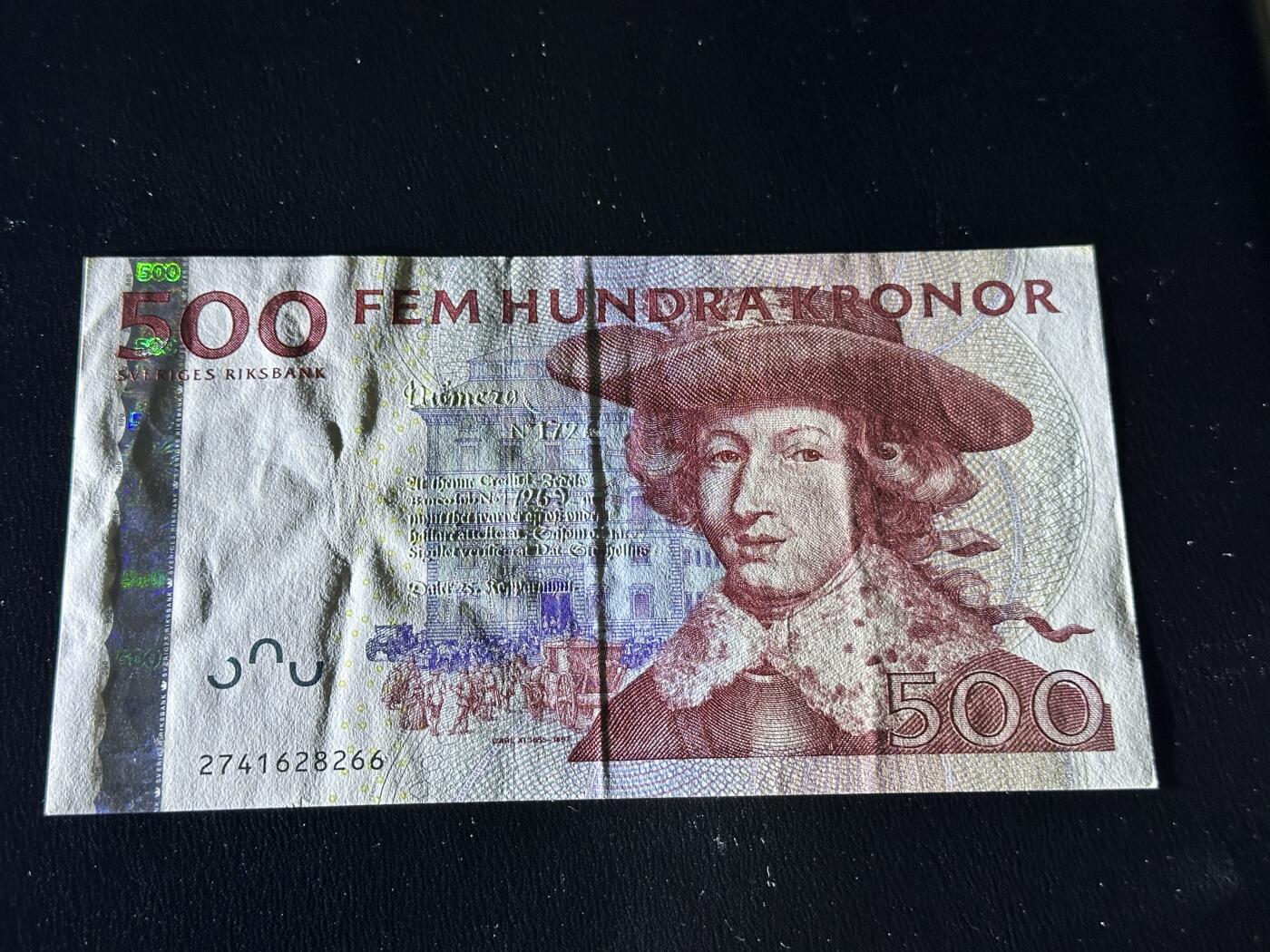 《外钞收藏家》第三百九十七期 瑞典500克朗 UNC- 有压痕和潮