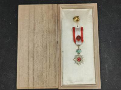 全场0元起拍 第179期 咸鱼国勋章拍卖专场 8月4日（周日）下午6：00开始 - 稀少 美品鎏金完美品 日本五等旭日迷你章 银质珐琅