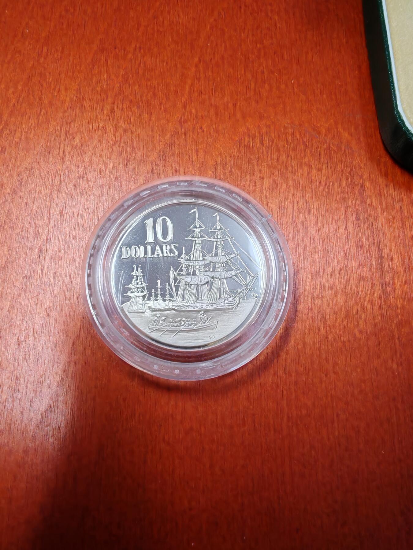 长老汇龙年精选第十五场拍卖 1988澳大利亚菲利普总督登陆10澳元精制银币，盒证全