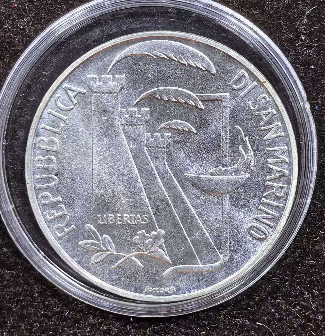 北京马甸外国币专卖微拍第124期，外国金银币专场，陆续上新，欢迎关注 1988年圣马力诺500 里拉纪念银币，汉城卡尔加里运动年