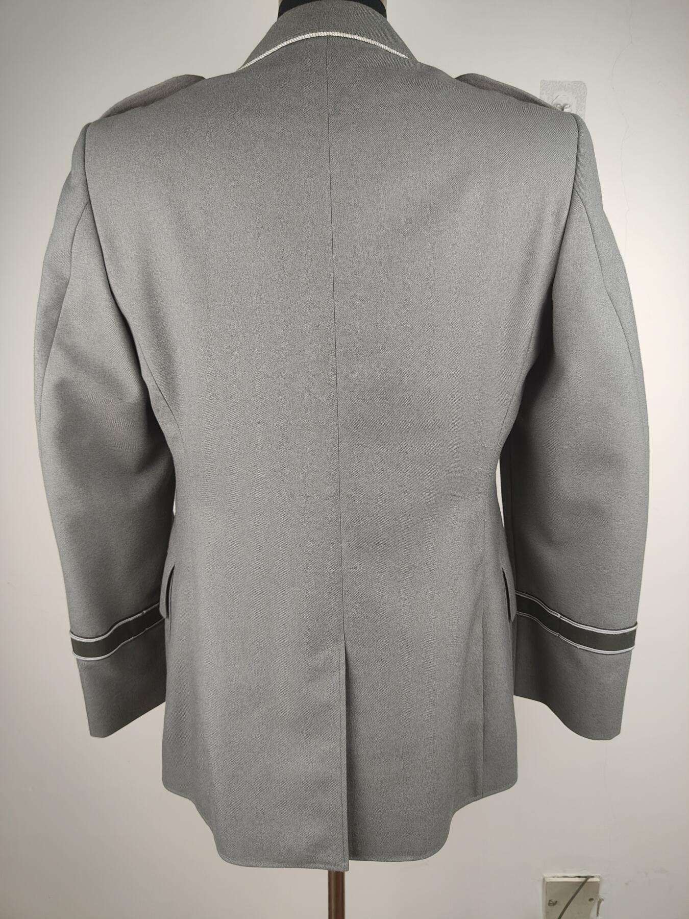 全场0元起拍 第179期 咸鱼国勋章拍卖专场 8月4日（周日）下午6：00开始 西德陆航中尉常服上衣 胸围100 肩宽44 衣长76 袖长63