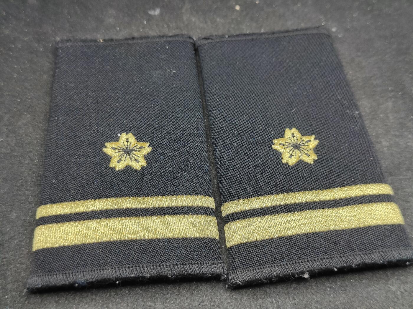 全场0元起拍 第179期 咸鱼国勋章拍卖专场 8月4日（周日）下午6：00开始 日本海自肩章 二等海尉阶级