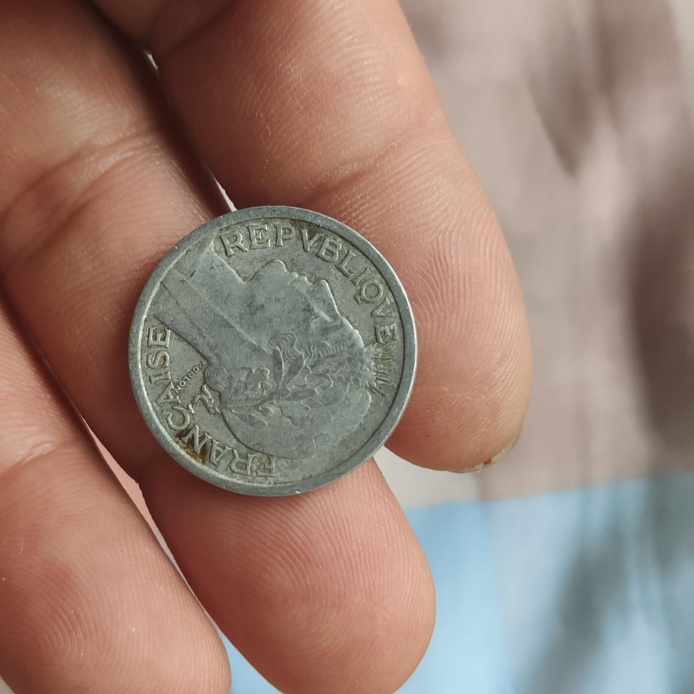 英雄古币捡漏专场第一期无押金可累计捡漏，全场50包邮，偏远地区除外。 英国一法郎。