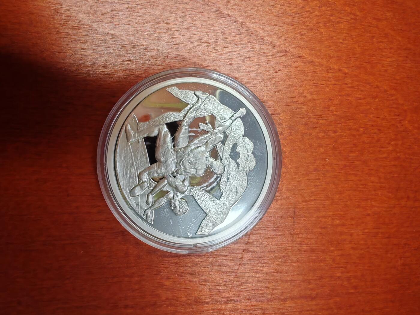 长老汇龙年精选第十五场拍卖 2004希腊雅典奥运会摔跤和举重10欧元2枚套精制银币，盒证全，一枚34克925银，中国金币公司官方进口，含证书，1000套