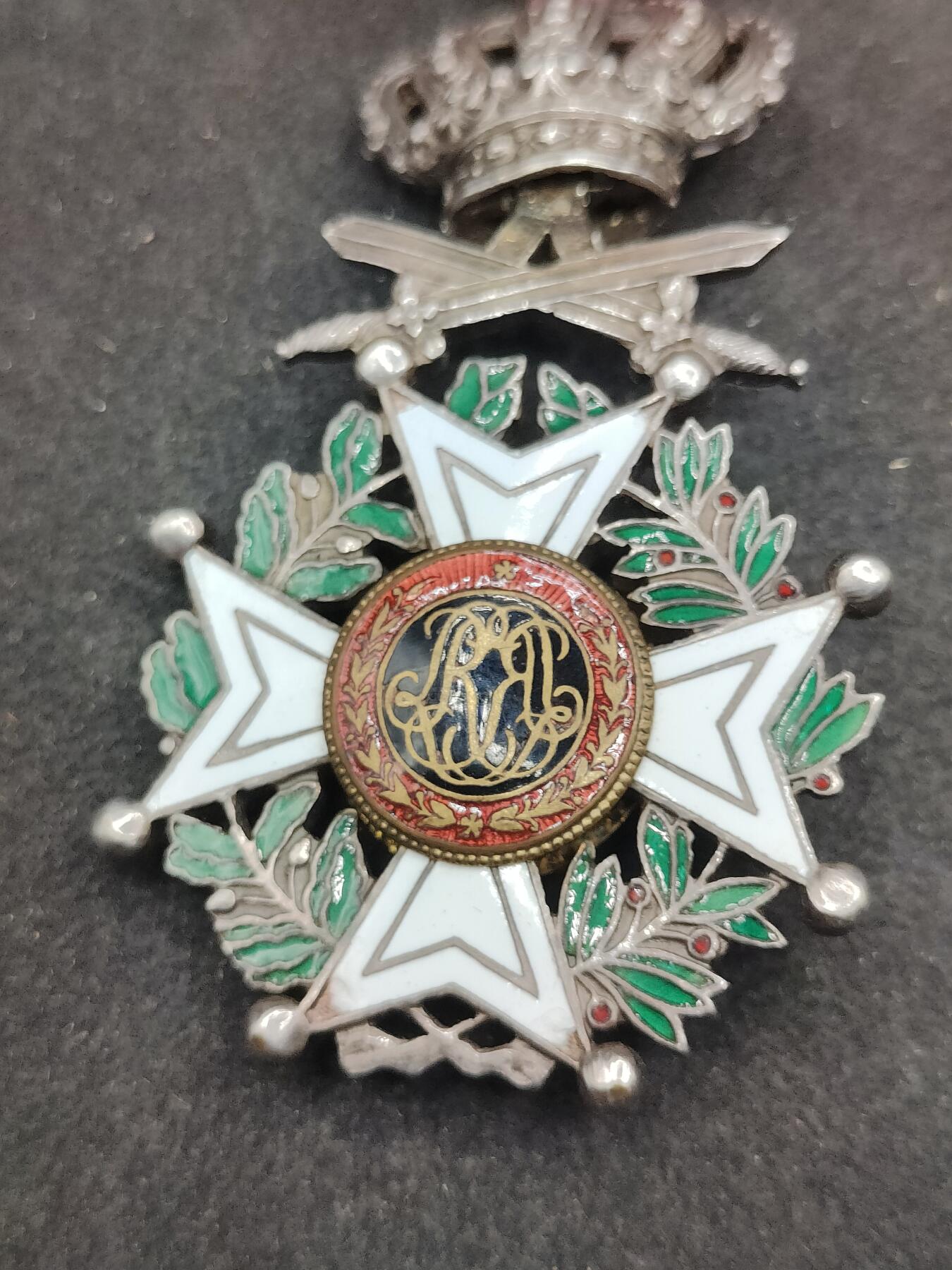 全场0元起拍 第179期 咸鱼国勋章拍卖专场 8月4日（周日）下午6：00开始 比利时 带剑军事版奥利波德勋章 银制