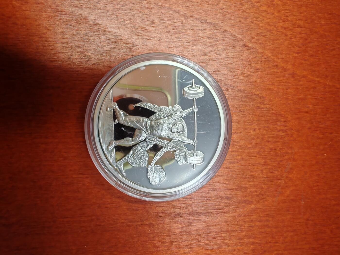 长老汇龙年精选第十五场拍卖 2004希腊雅典奥运会摔跤和举重10欧元2枚套精制银币，盒证全，一枚34克925银，中国金币公司官方进口，含证书，1000套