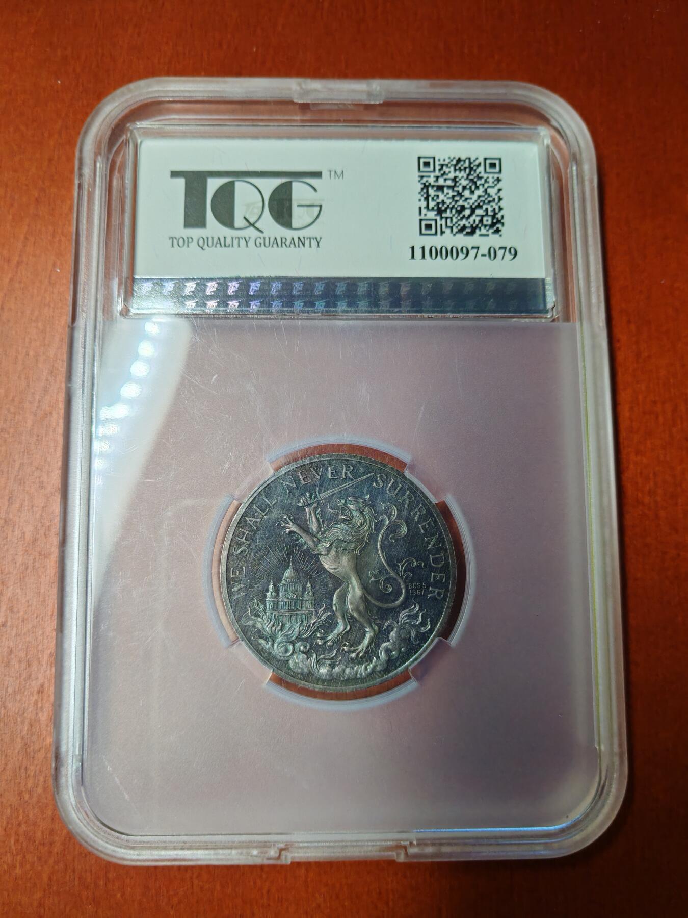 长老汇龙年精选第十五场拍卖 1967英国丘吉尔“We shall never surrender”精制银章，TQG PF64DC，95.5克999银，1000枚