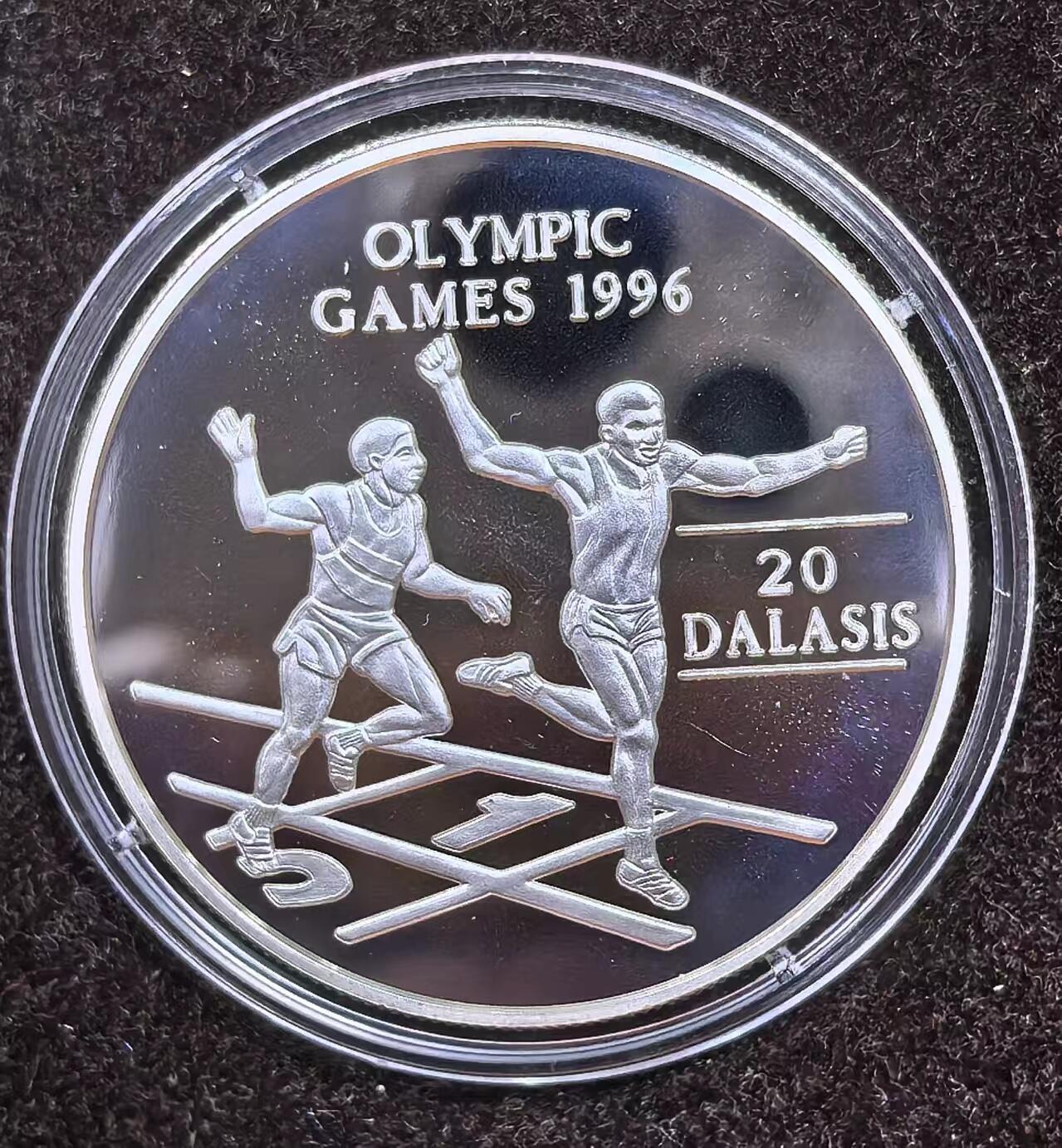 北京马甸外国币专卖微拍第124期，外国金银币专场，陆续上新，欢迎关注 1994年冈比亚奥运纪念银币重28.28克，成色：925