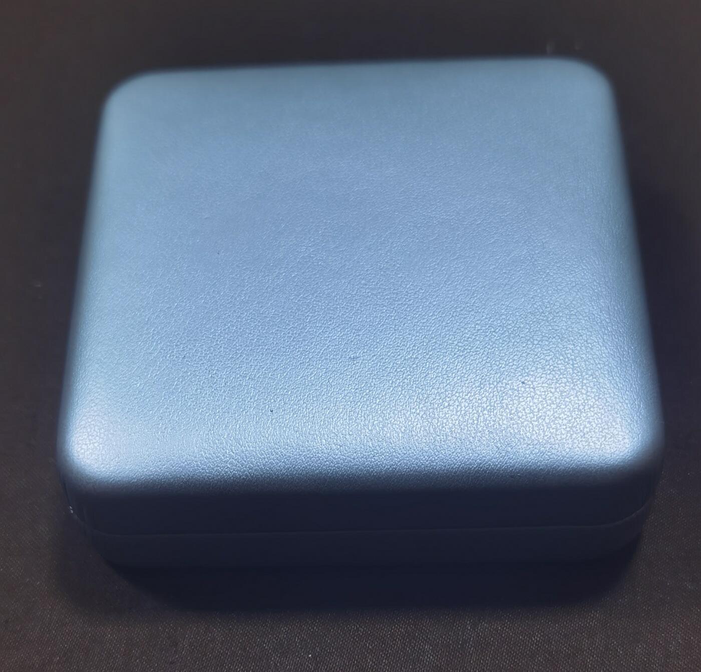 北京马甸外国币专卖微拍第124期，外国金银币专场，陆续上新，欢迎关注 2011年哈萨克斯坦动物系列，猫头鹰（不多见的品种）1盎司精制银币，盒证齐全