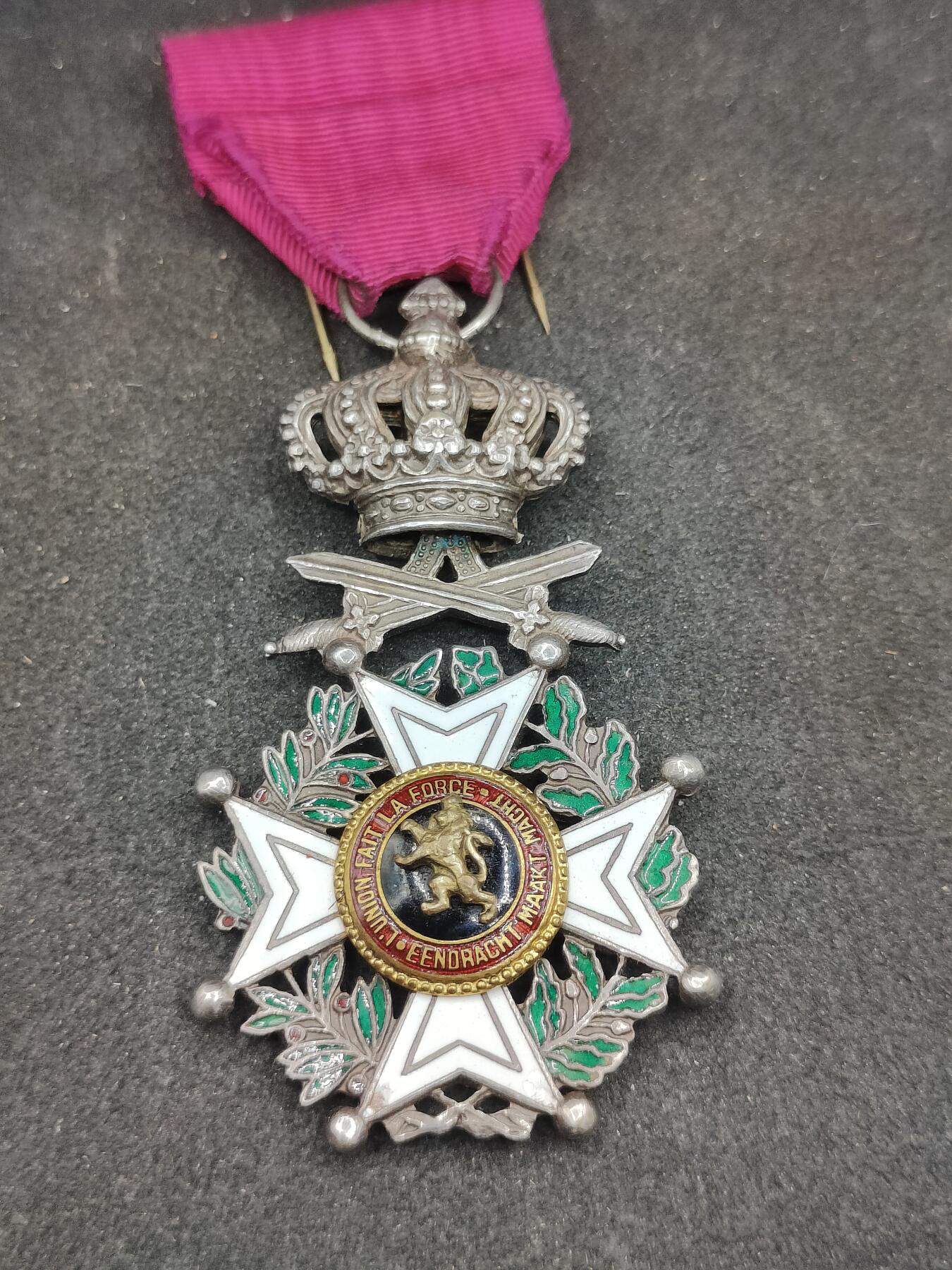 全场0元起拍 第179期 咸鱼国勋章拍卖专场 8月4日（周日）下午6：00开始 比利时 带剑军事版奥利波德勋章 银制