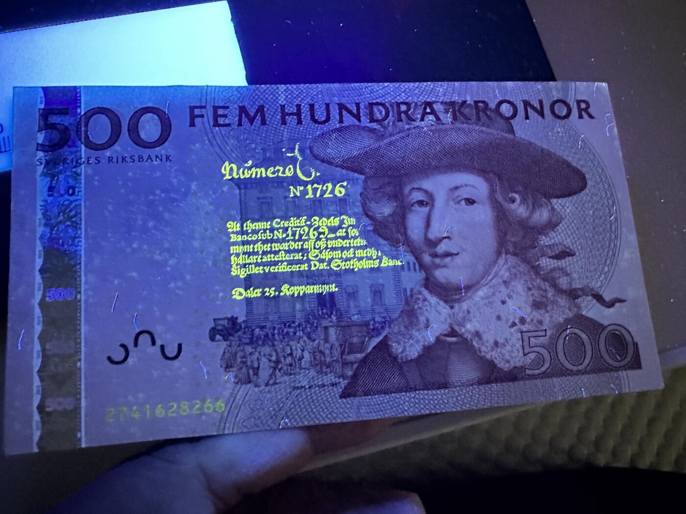 《外钞收藏家》第三百九十七期 瑞典500克朗 UNC- 有压痕和潮