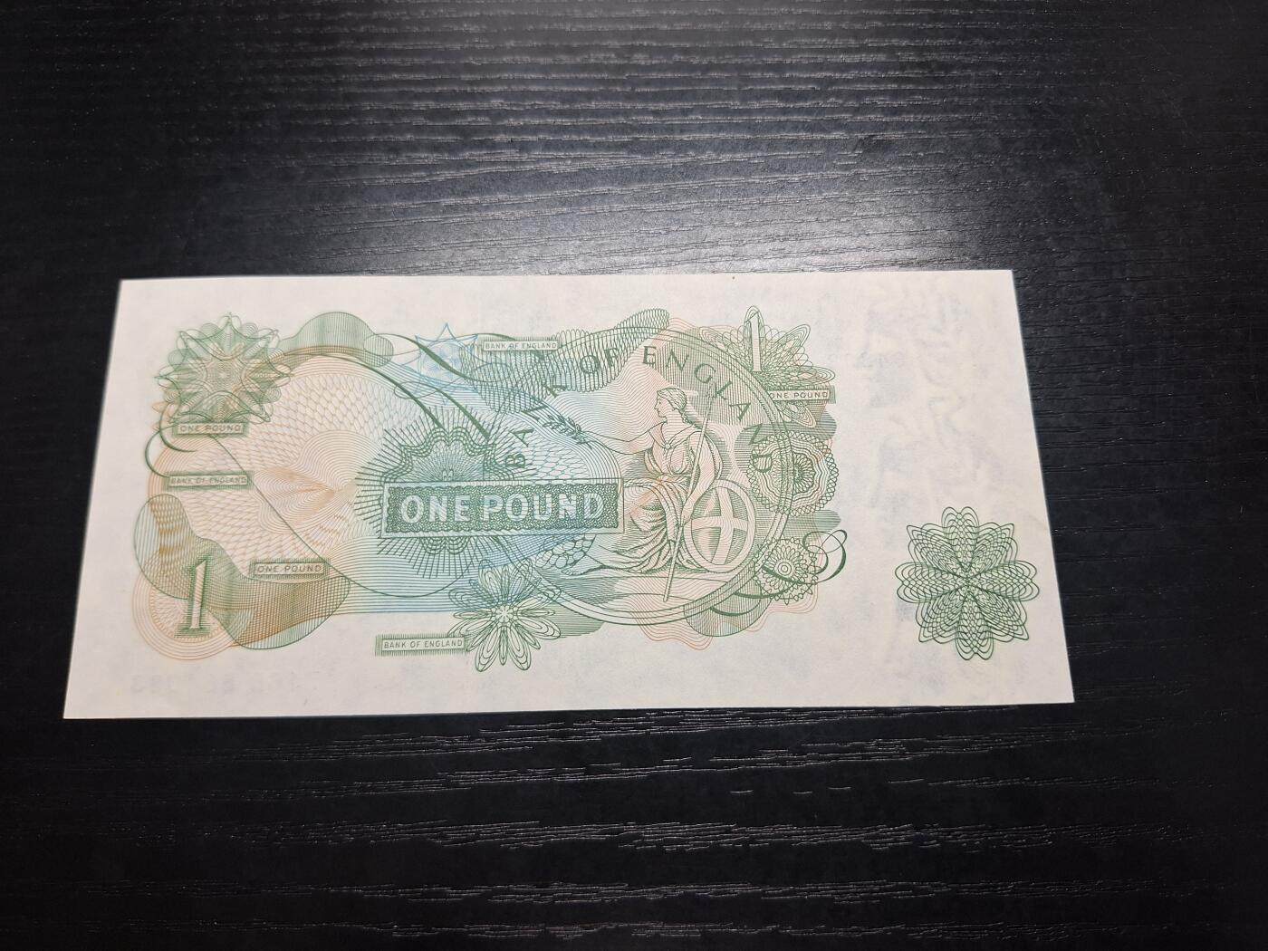博彦收藏8月7日钱币专场 英国女皇1镑 9品