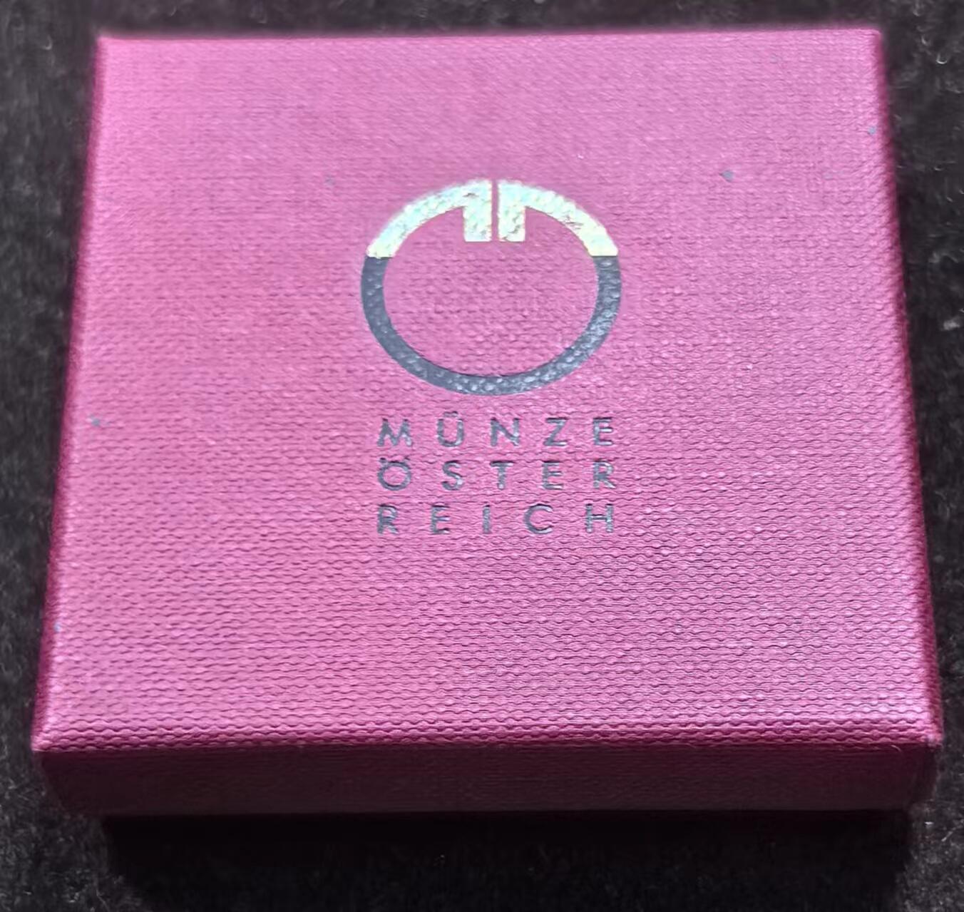 北京马甸外国币专卖微拍第124期，外国金银币专场，陆续上新，欢迎关注 2006年奥地利欧洲卫星导航银铌双金属纪念币，