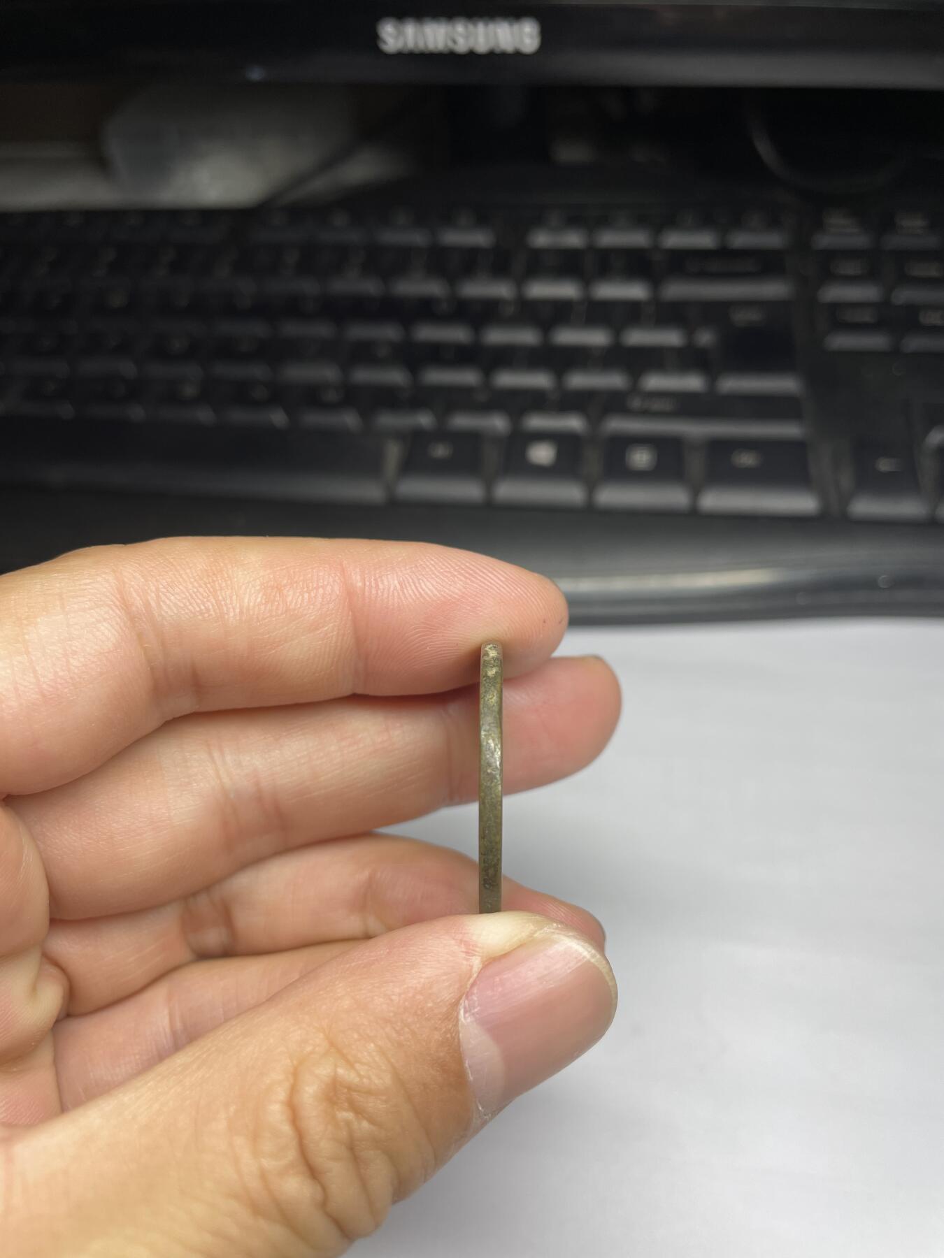 每日一拍,，2024年集古藏今外币拍卖第十二期-第2场—（总第112拍），新一期拍卖开始了,本期古钱币全场包真，拍卖名称未备注的均无补裂翘等缺陷. 政和折二，边有铸孔，声音响亮，尺寸30.1*2.1
