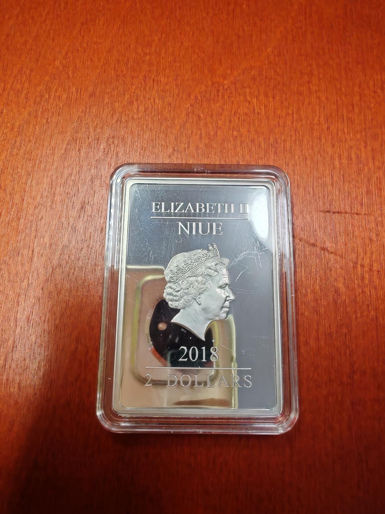 长老汇龙年精选第十六场拍卖 2018纽埃蒙娜丽莎的微笑2元彩色类精制银币，盒证全，100枚，彩色起皱