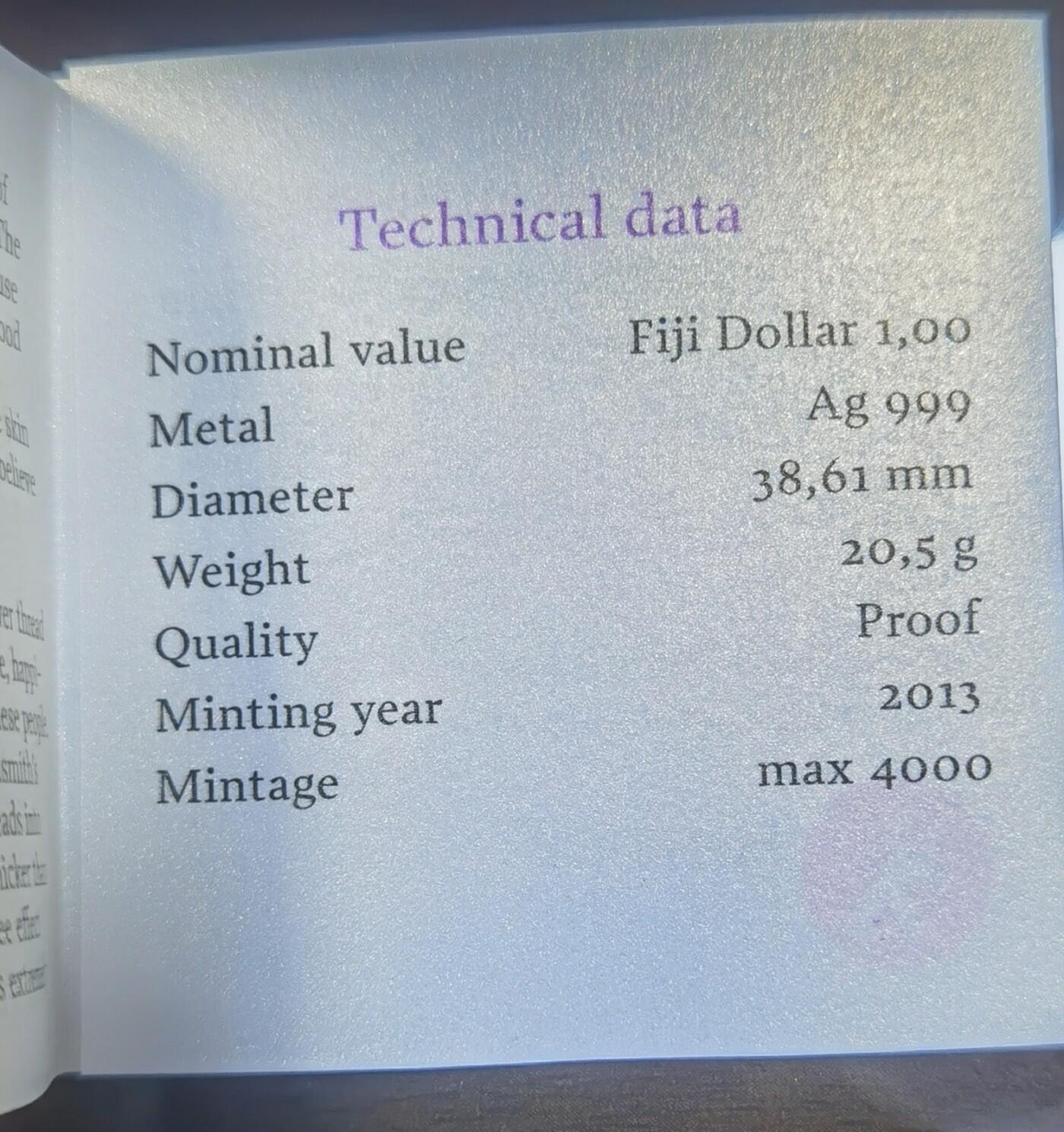 北京马甸外国币专卖微拍第124期，外国金银币专场，陆续上新，欢迎关注 2013年斐济缕空掐丝工艺蛇银币，盒证齐全