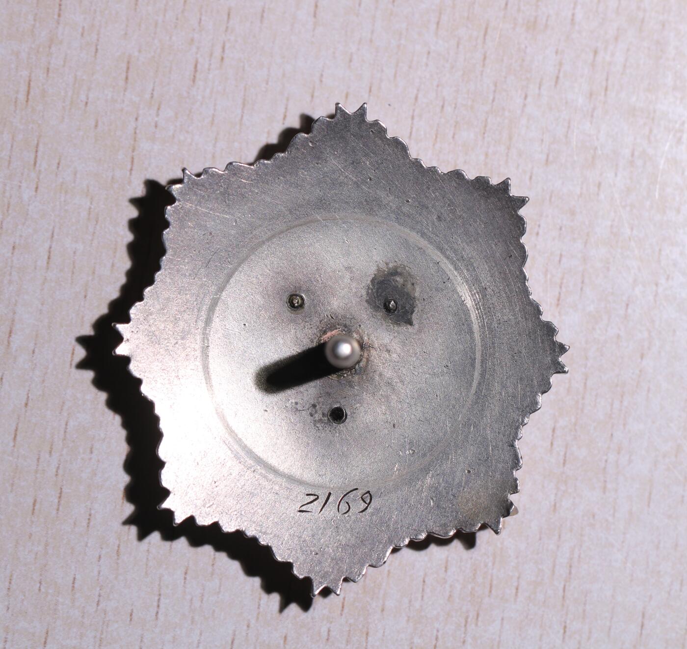 大猫徽章拍卖 第252期 蒙古劳动红旗勋章 珐琅一处修复 银质