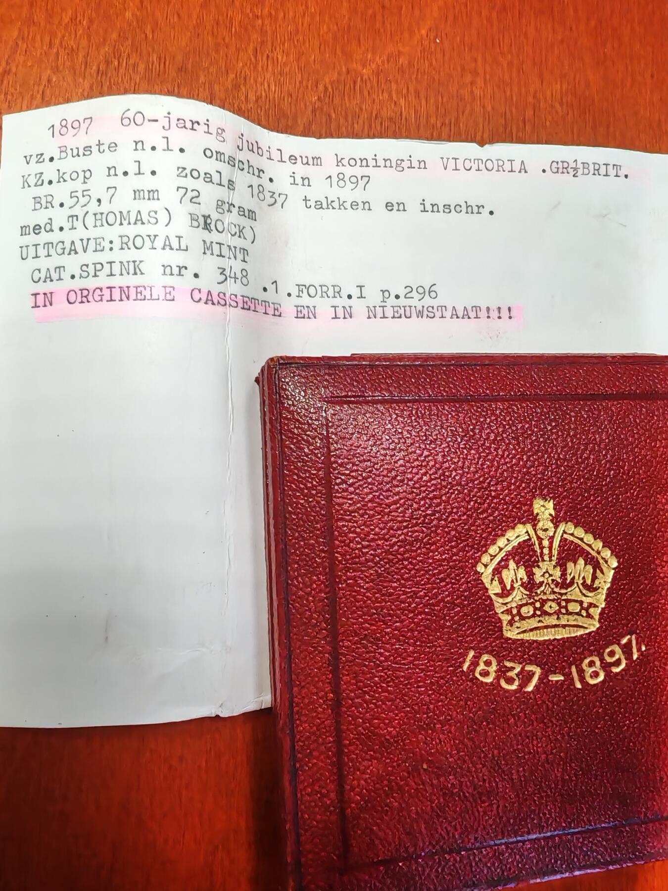 长老汇龙年精选第十六场拍卖 1897英国维多利亚在位60周年纪念大铜章，56MM，72克，UNC，红盒+说明纸