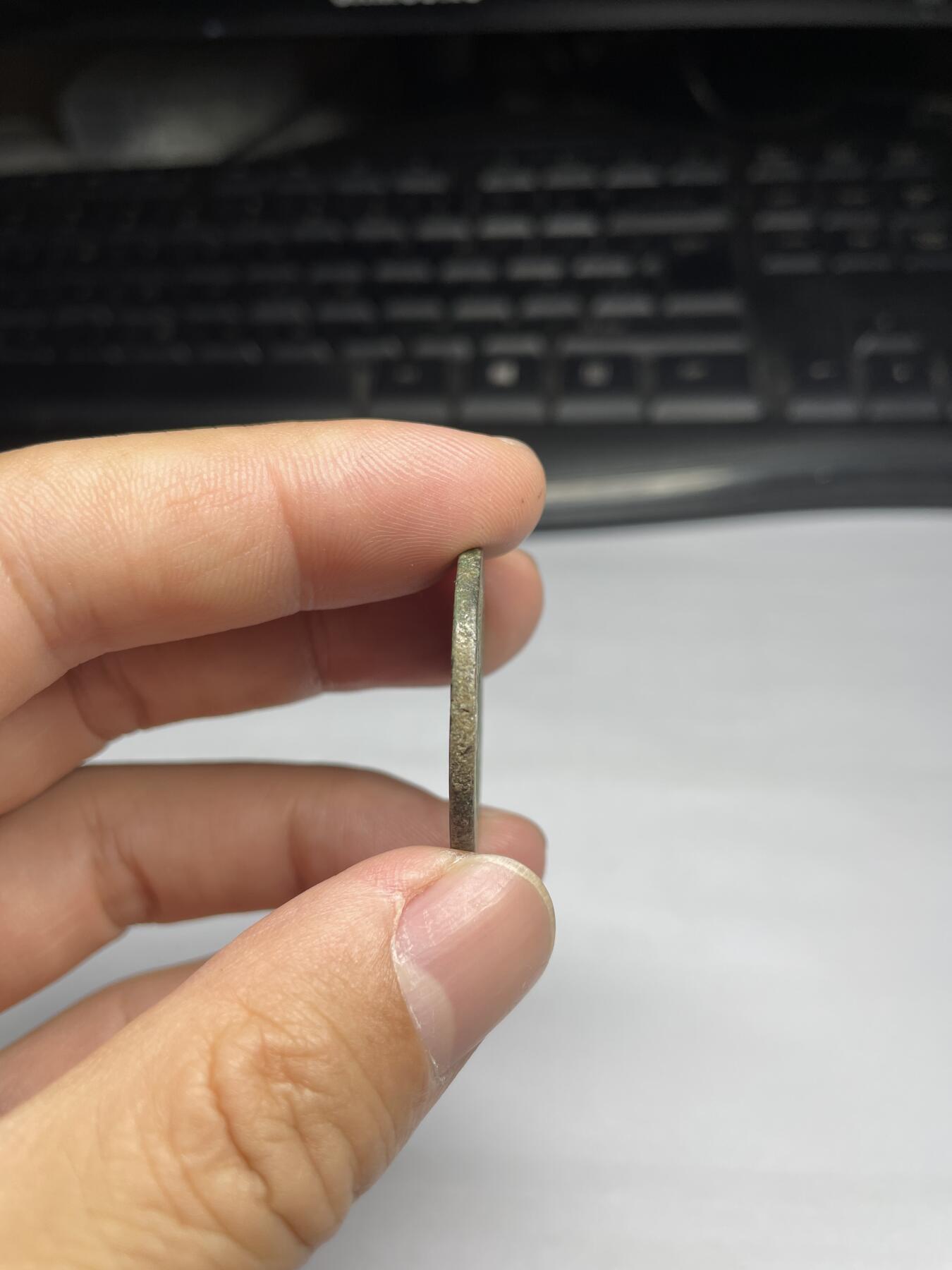 每日一拍,，2024年集古藏今外币拍卖第十二期-第2场—（总第112拍），新一期拍卖开始了,本期古钱币全场包真，拍卖名称未备注的均无补裂翘等缺陷. 元丰通宝折二，29.7*2.3