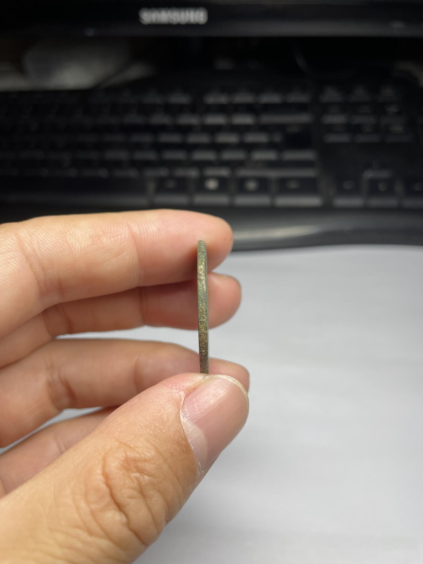 每日一拍,，2024年集古藏今外币拍卖第十二期-第2场—（总第112拍），新一期拍卖开始了,本期古钱币全场包真，拍卖名称未备注的均无补裂翘等缺陷. 元丰通宝折二篆书，尺寸29.4*1.75