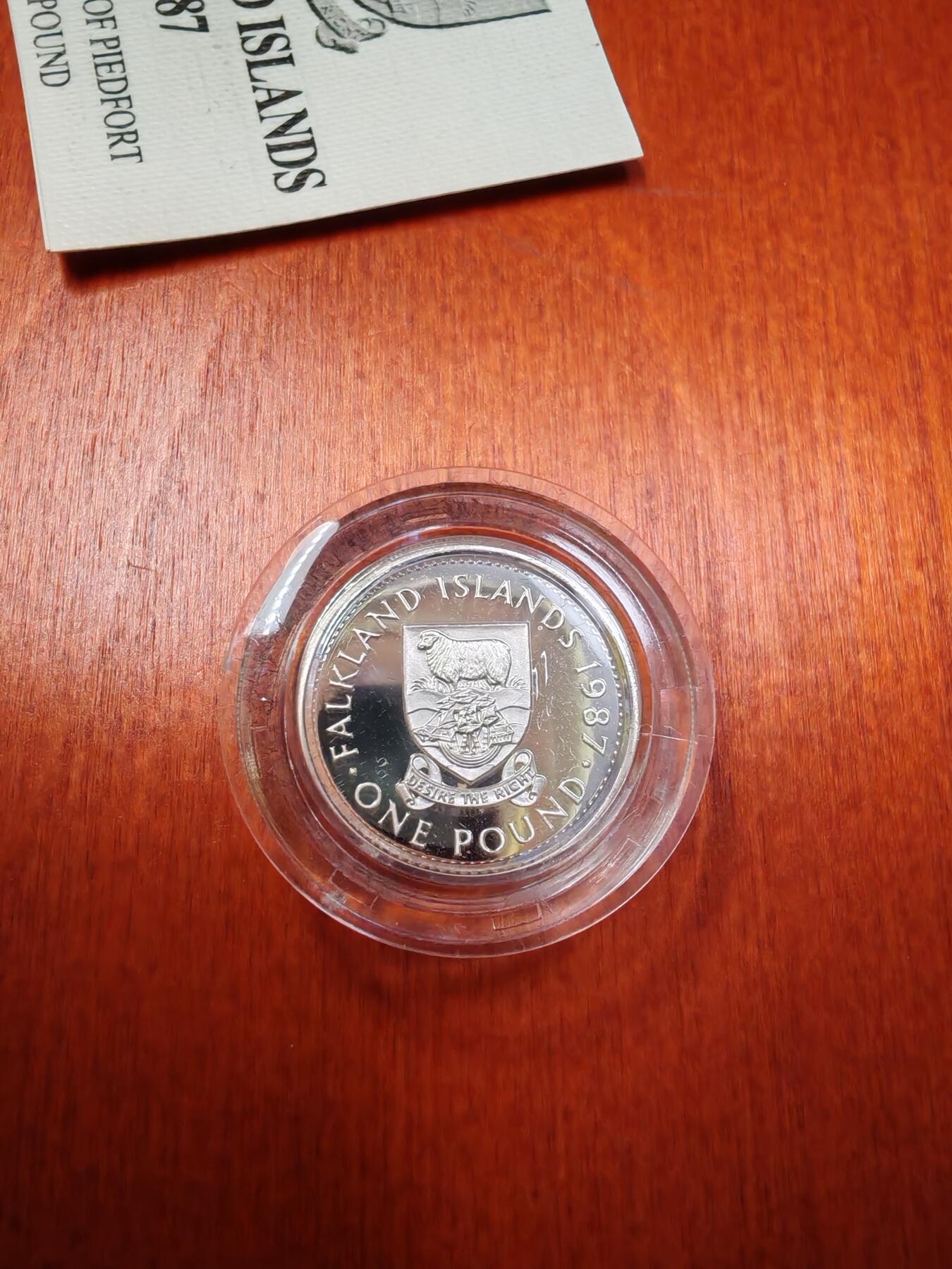长老汇龙年精选第十六场拍卖 1987福克兰群岛1英镑精制加厚银币，盒证全，不常见