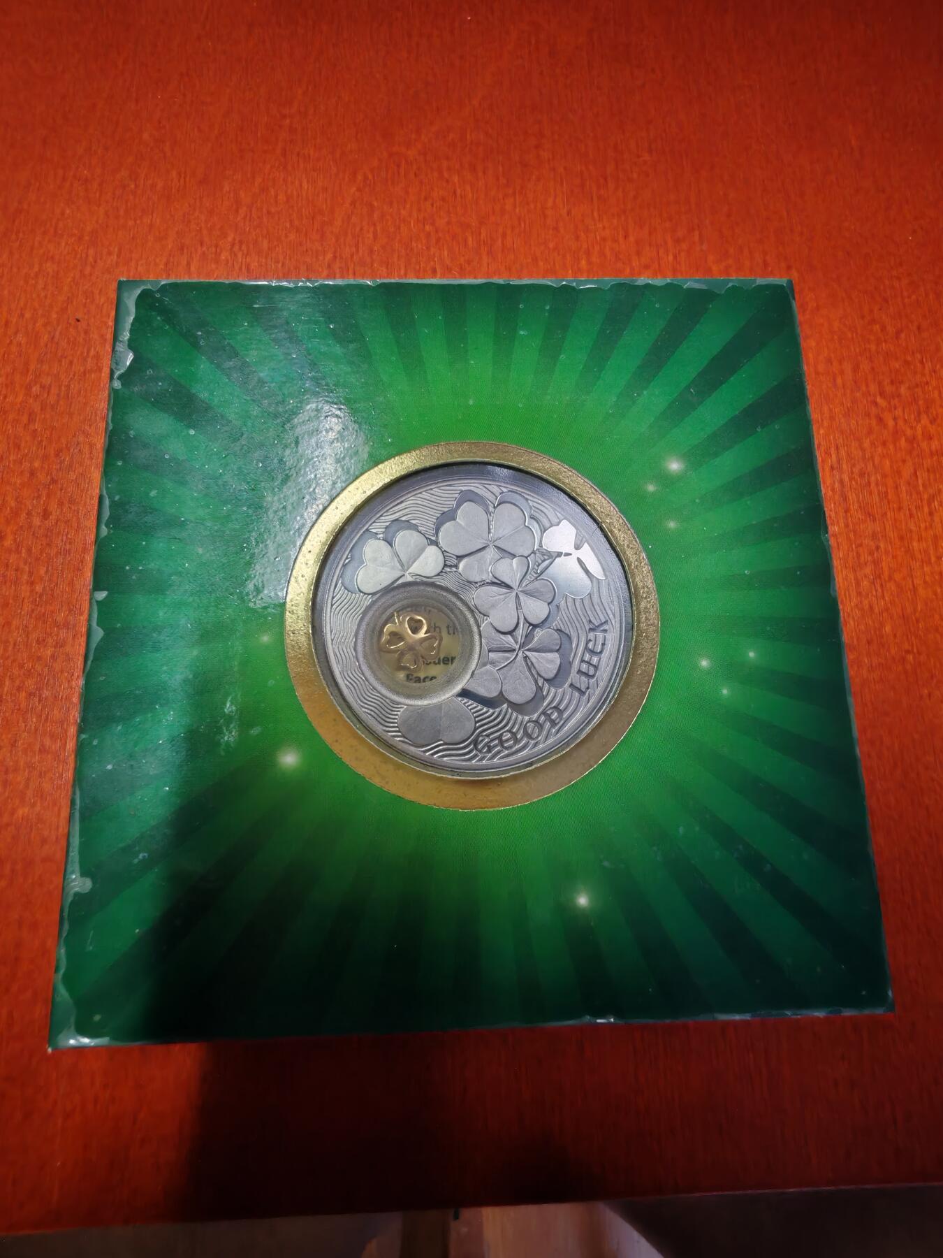 长老汇龙年精选第十六场拍卖 2012纽埃幸运四叶草2元内嵌银币，盒证全