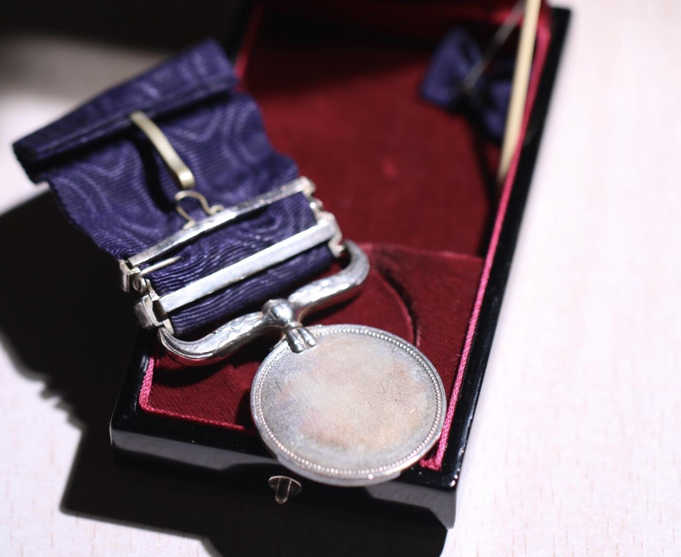 大猫徽章拍卖 第252期 勿忘国耻 原盒银质绀绶褒章