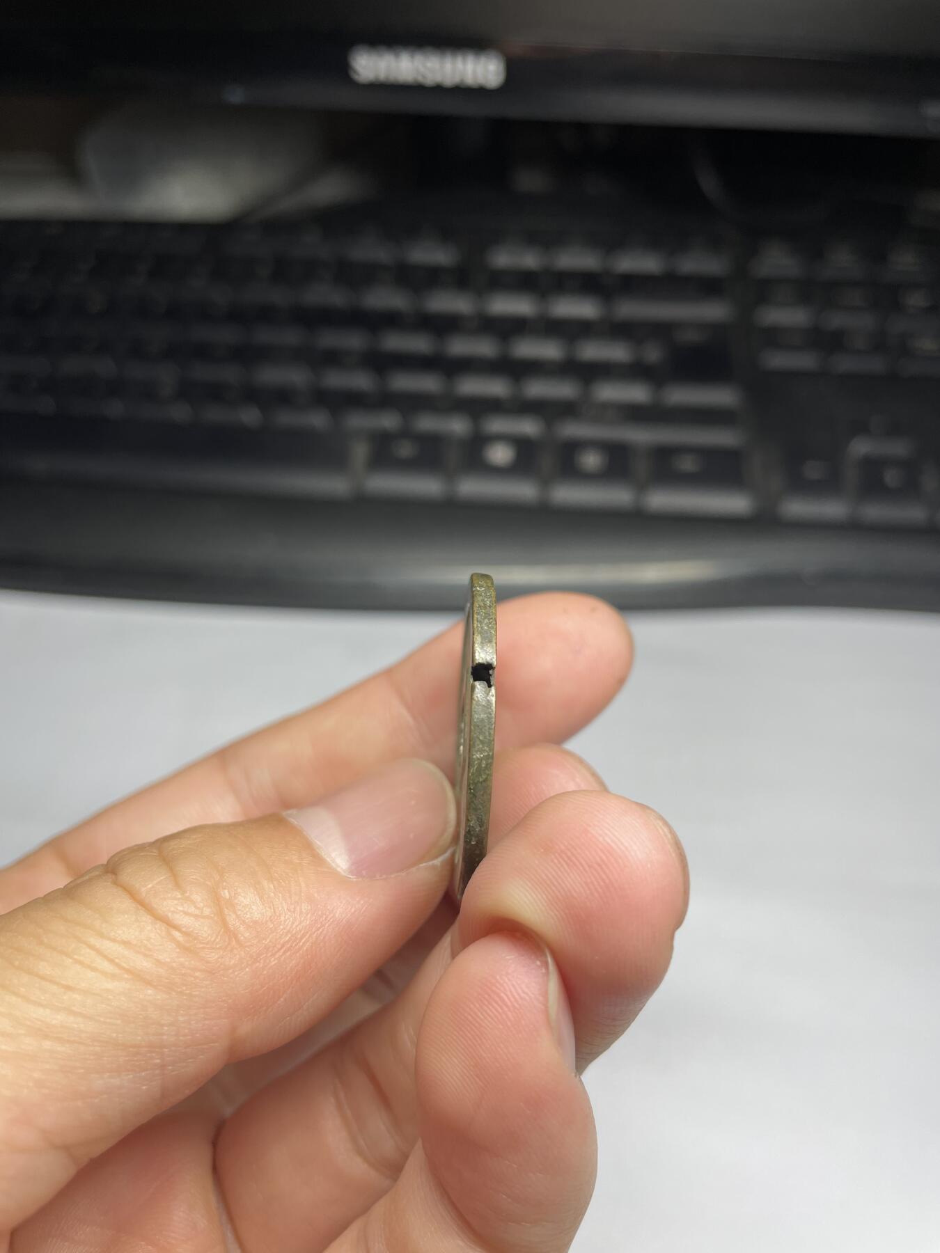 每日一拍,，2024年集古藏今外币拍卖第十二期-第2场—（总第112拍），新一期拍卖开始了,本期古钱币全场包真，拍卖名称未备注的均无补裂翘等缺陷. 政和折二，边有铸孔，声音响亮，尺寸30.1*2.1