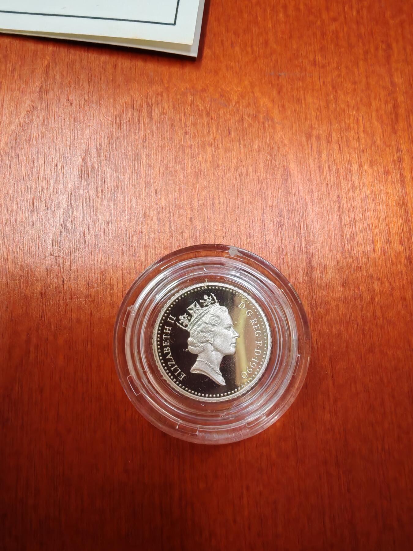长老汇龙年精选第十六场拍卖 1990英国5便士精制加厚银币，盒证全