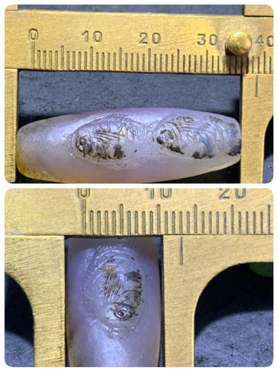 精美高玉化亚光海洋玉髓手工俏色巧雕双鱼桶珠一个！ 精美高玉化亚光海洋玉髓手工俏色巧雕双鱼桶珠一个！