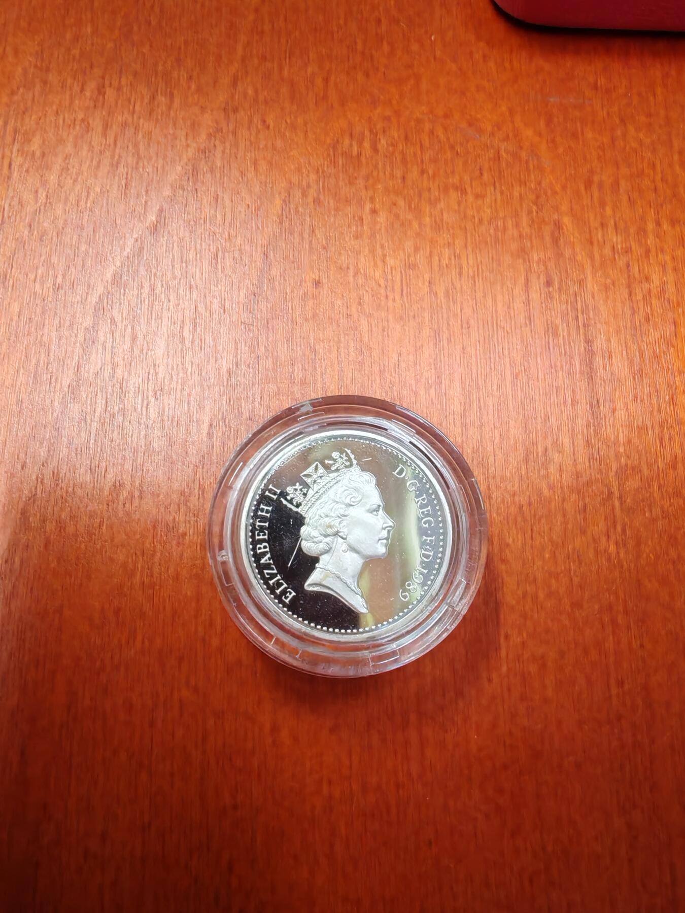 长老汇龙年精选第十六场拍卖 1989英国1英镑精制加厚银币，盒证全