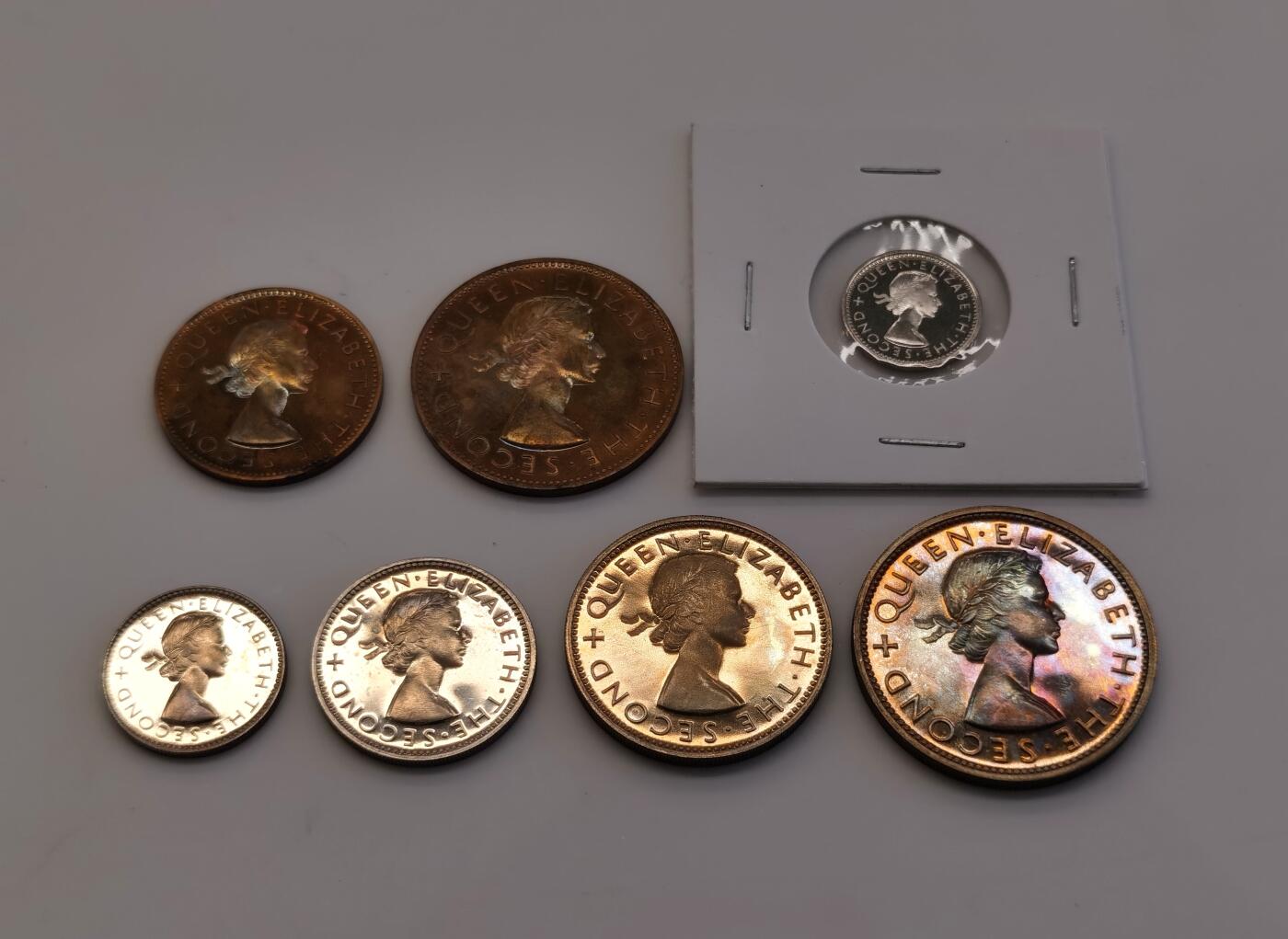 博洋堂世界钱币拍卖第086期（全场包邮） 新西兰1953年伊丽莎白二世1/2克朗-1/2便士精制套币 原光UNC 个别氧化 附带原盒