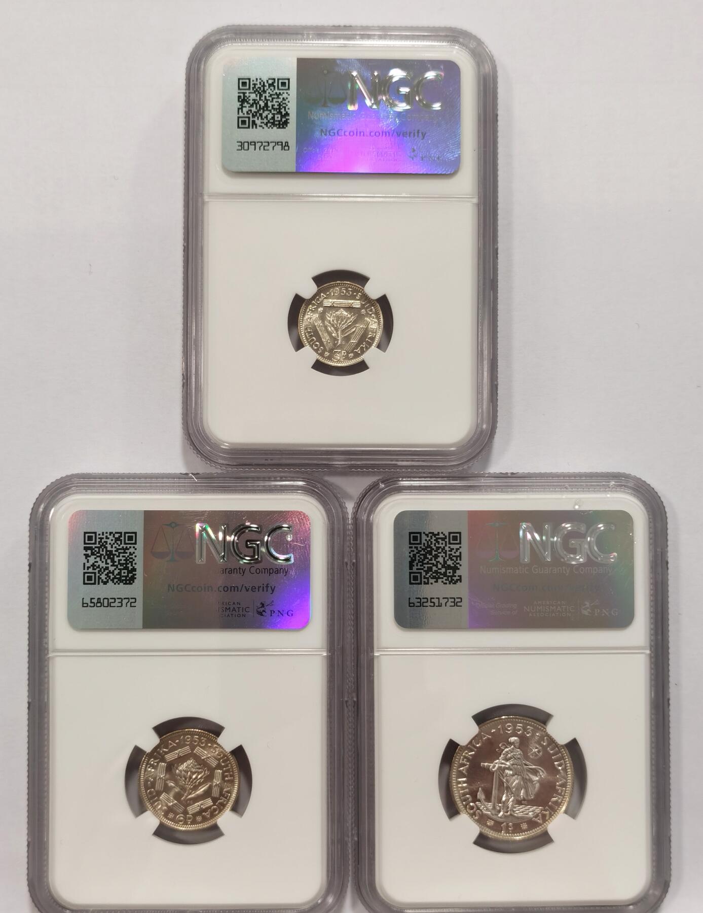 博洋堂世界钱币拍卖第086期（全场包邮） NGC PF64-66 英属南非1953年女王登基纪念套币 伊丽莎白二世 5先令-1/4便士 唯美的青年女王肖像一套集齐 状态一绝 女王版高分难得 附带原始绒布盒 套币玩家不容错过